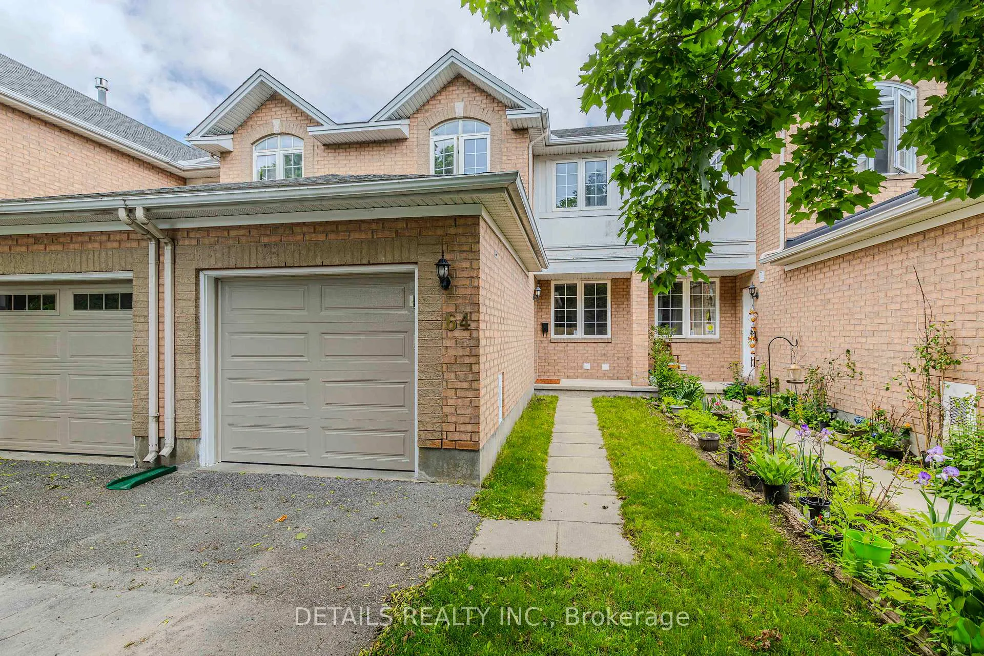 Photo 2 of 64 Scout Street, Ottawa, Central Park — HOMEH