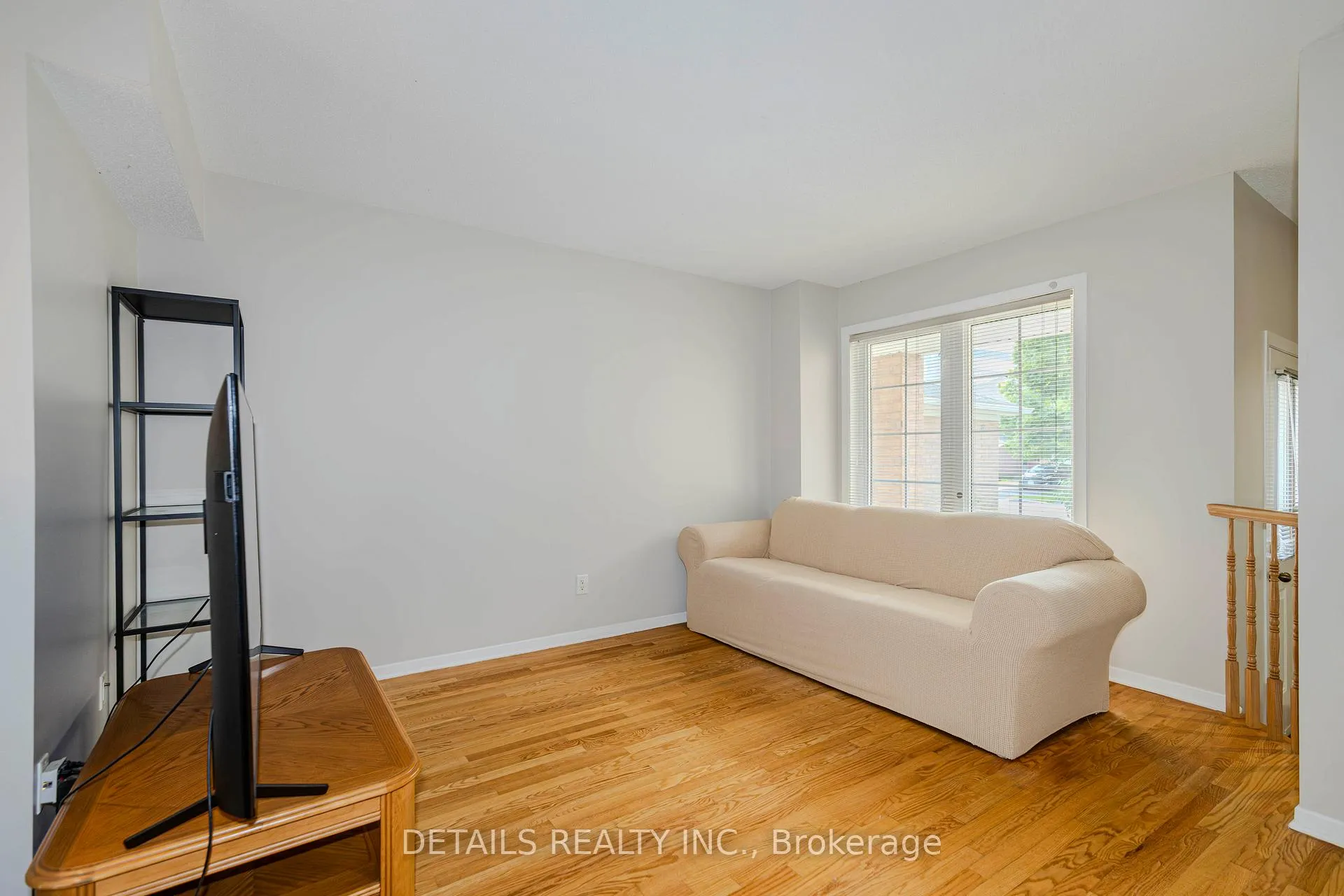 Photo 6 of 64 Scout Street, Ottawa, Central Park — HOMEH