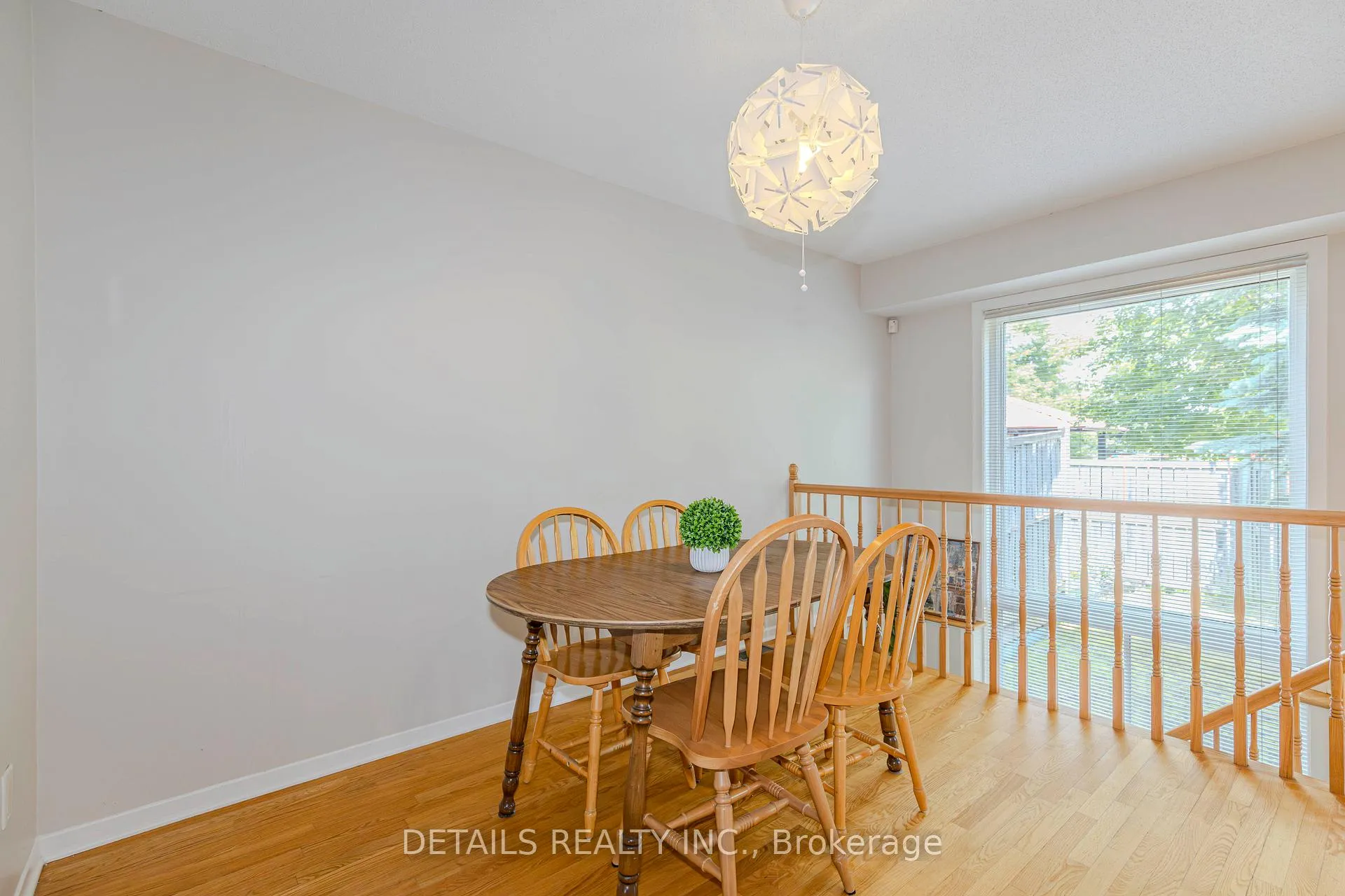 Photo 9 of 64 Scout Street, Ottawa, Central Park — HOMEH