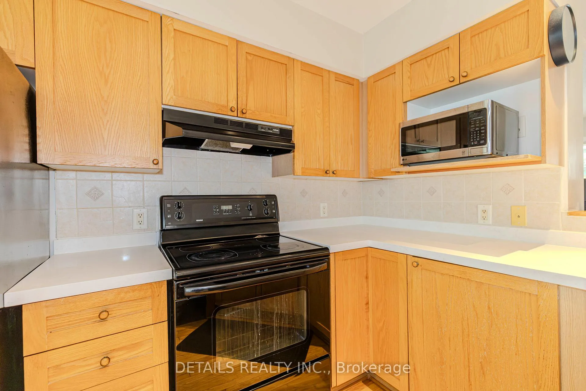 Photo 16 of 64 Scout Street, Ottawa, Central Park — HOMEH