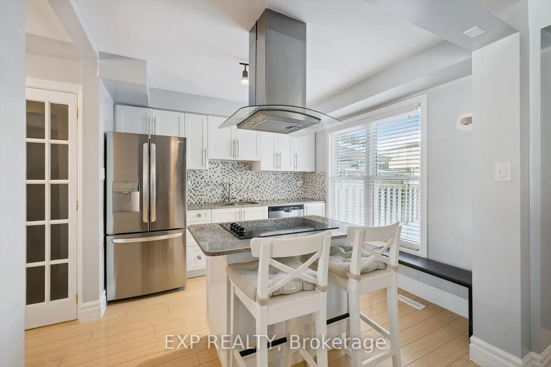 Photo 5 of 544 Roseheath Drive, Milton, Bronte Meadows — HOMEH