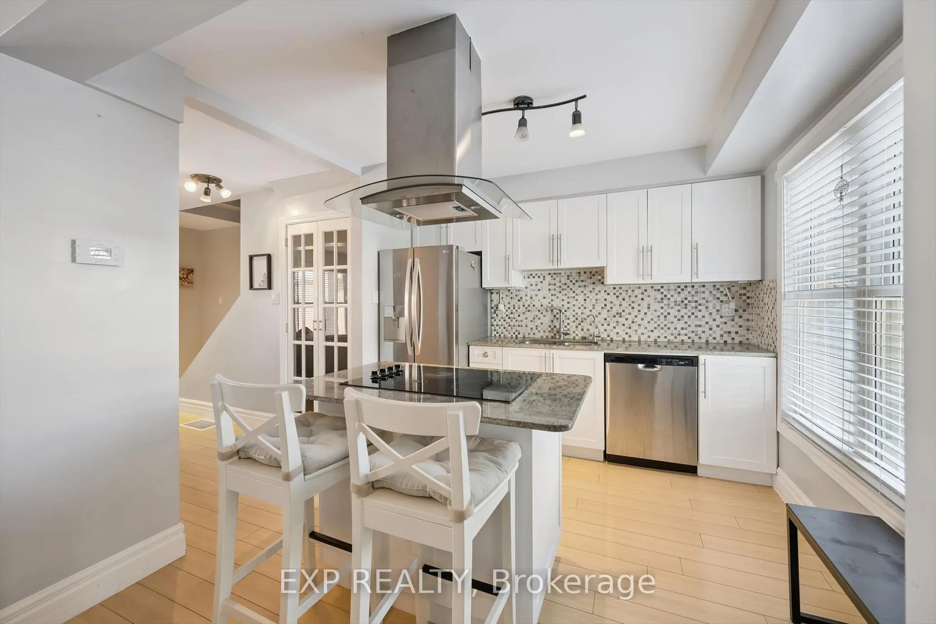Photo 6 of 544 Roseheath Drive, Milton, Bronte Meadows — HOMEH