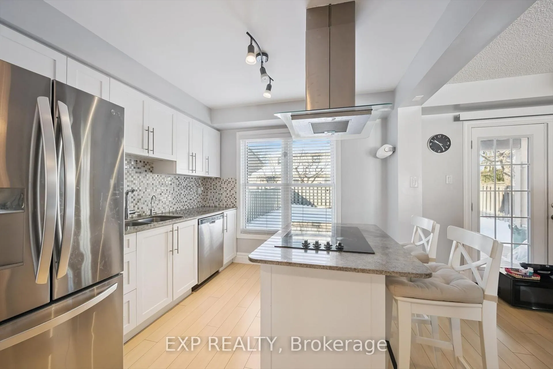 Photo 8 of 544 Roseheath Drive, Milton, Bronte Meadows — HOMEH