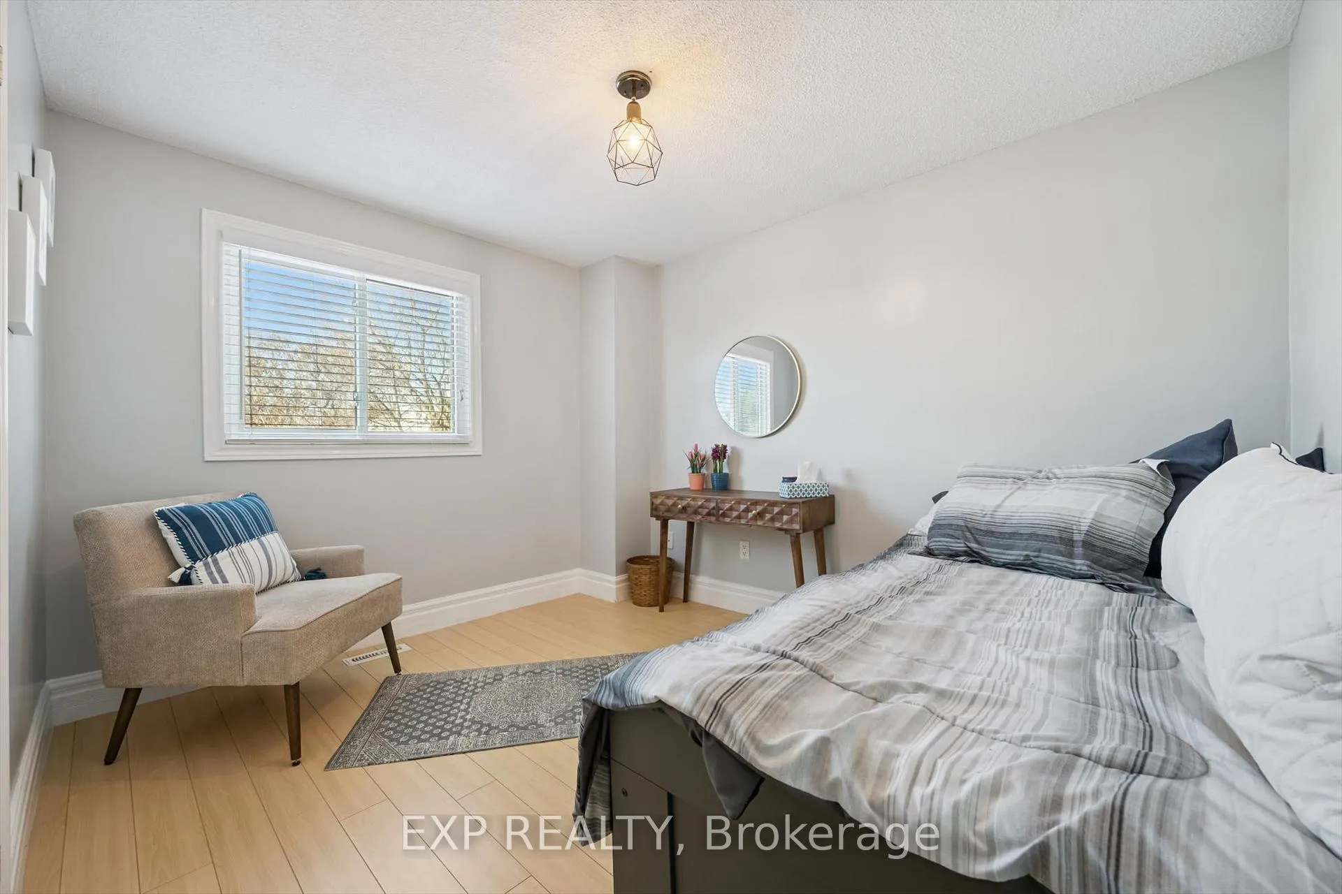 Photo 13 of 544 Roseheath Drive, Milton, Bronte Meadows — HOMEH