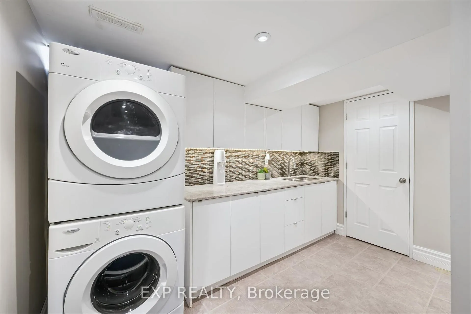 Photo 17 of 544 Roseheath Drive, Milton, Bronte Meadows — HOMEH