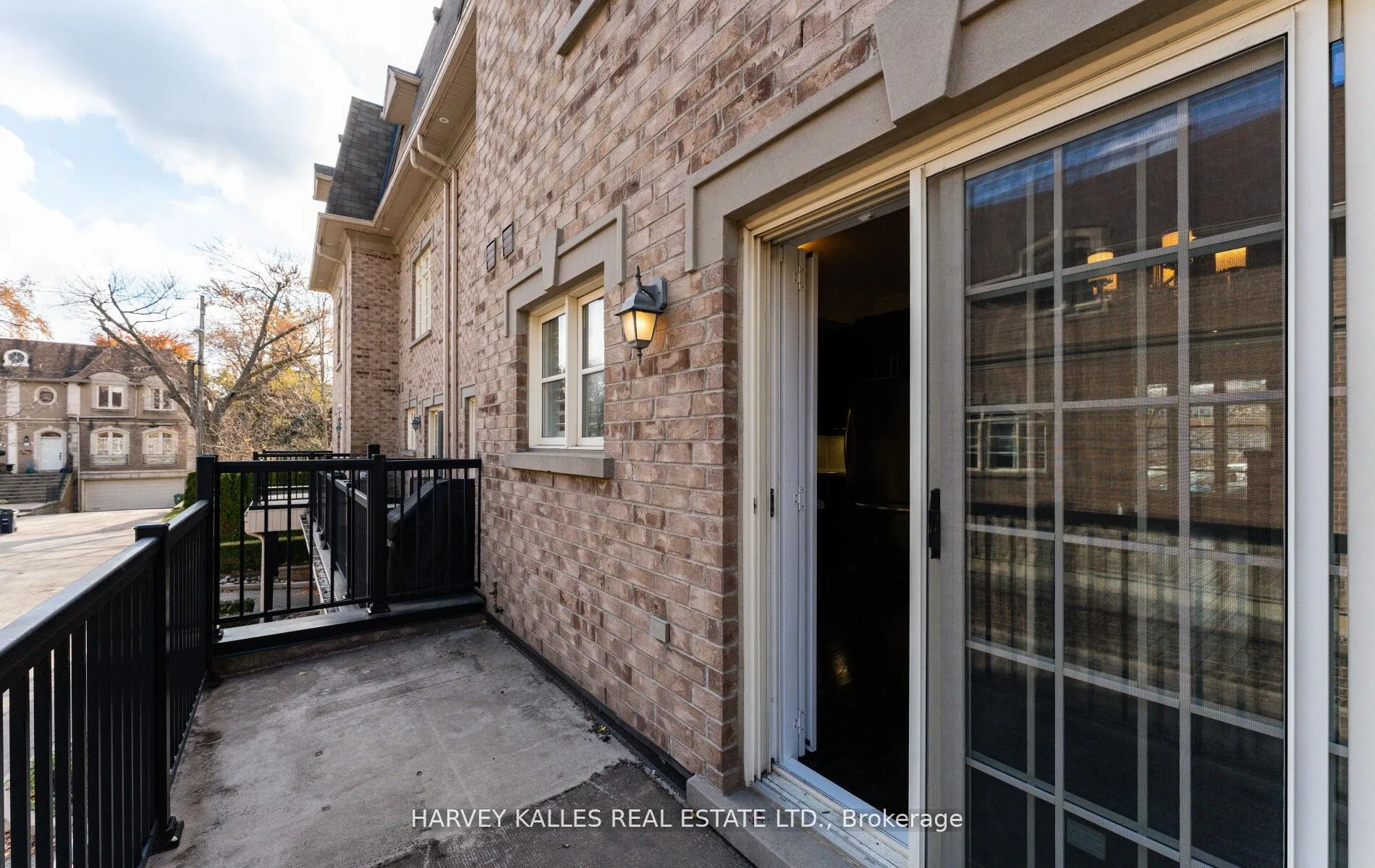 Photo 10 of 2677A Bathurst Street, Toronto, Bedford Park-Nortown — HOMEH
