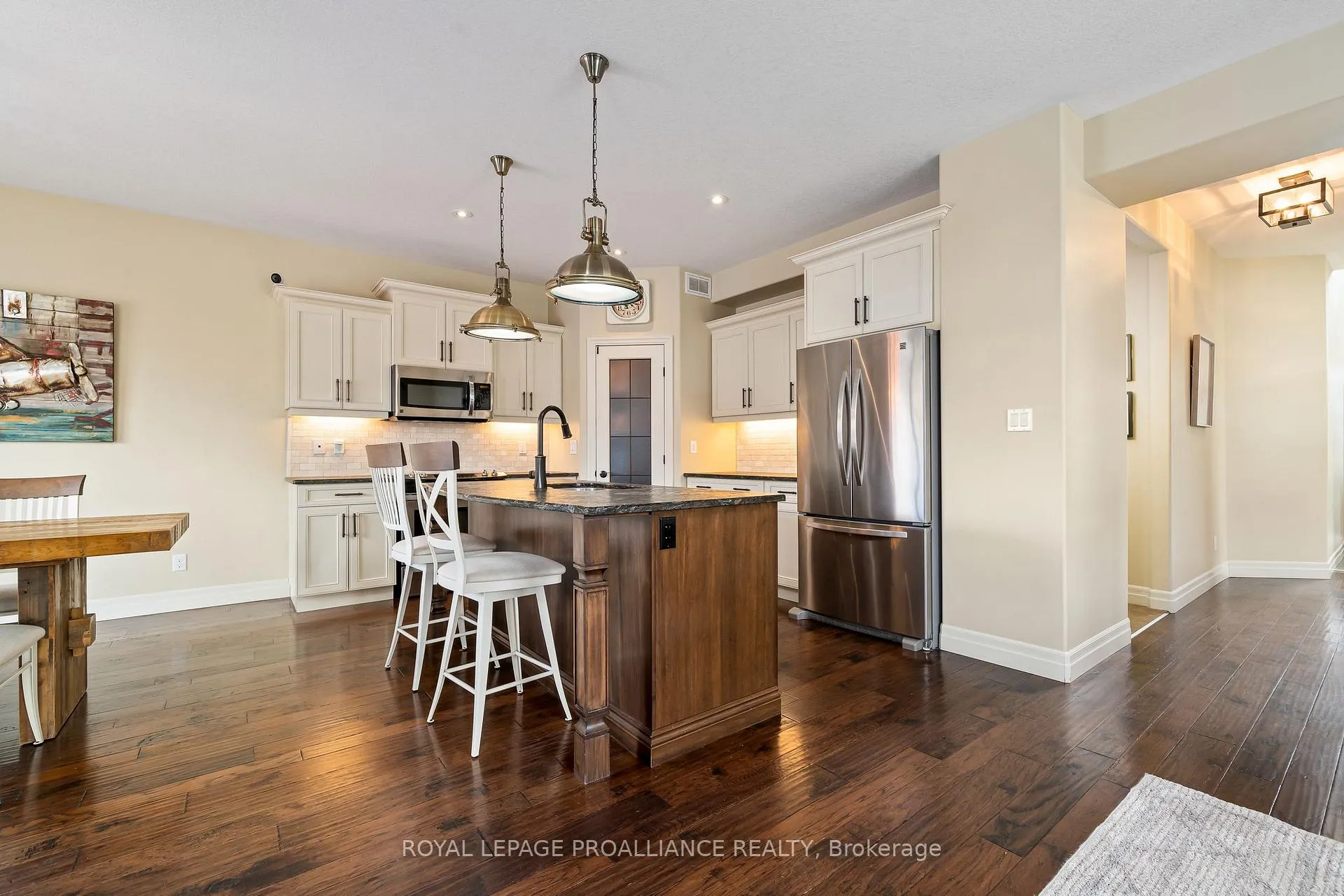 Photo 10 of 19 Scenic Drive, Belleville, Thurlow Ward — HOMEH