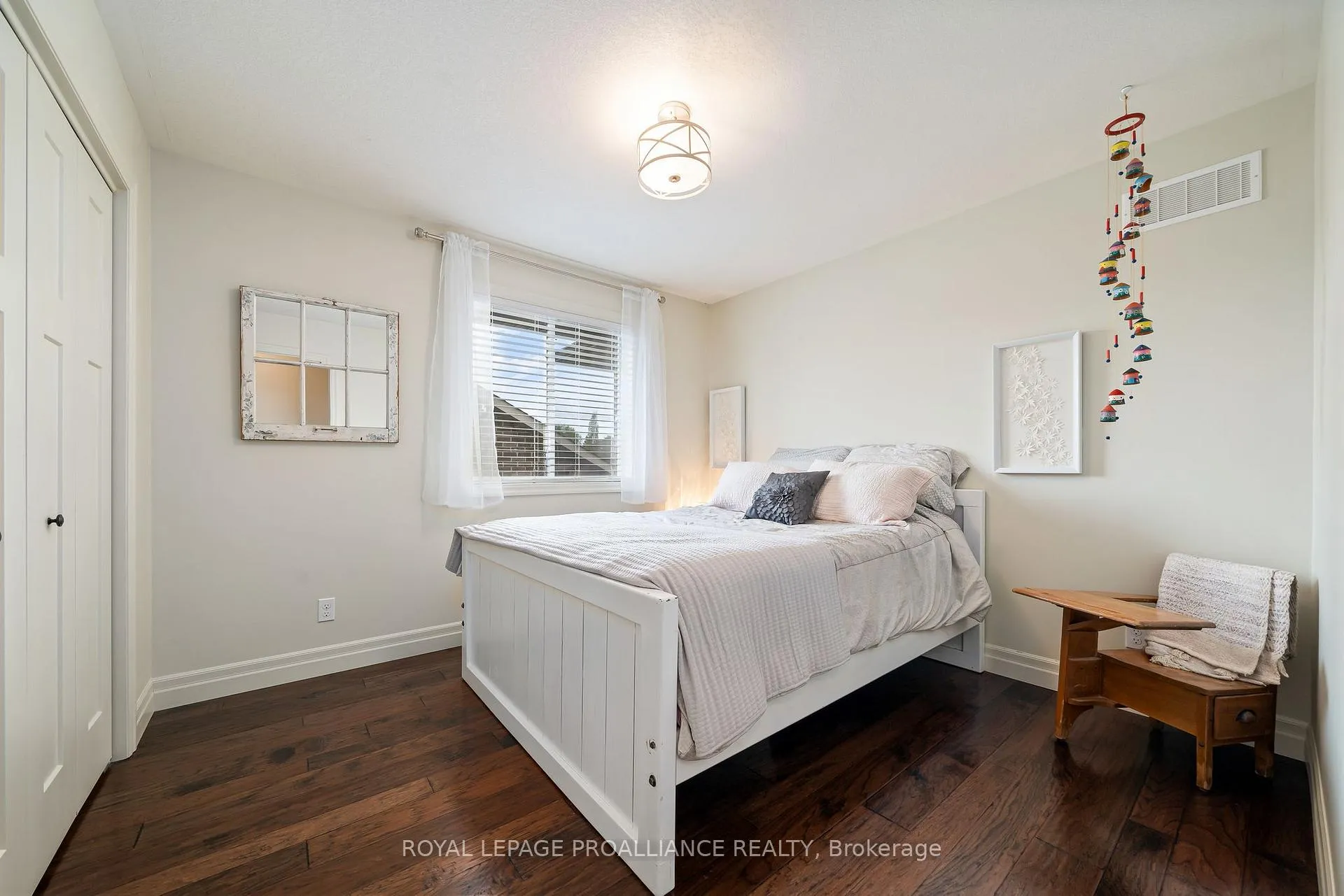 Photo 23 of 19 Scenic Drive, Belleville, Thurlow Ward — HOMEH