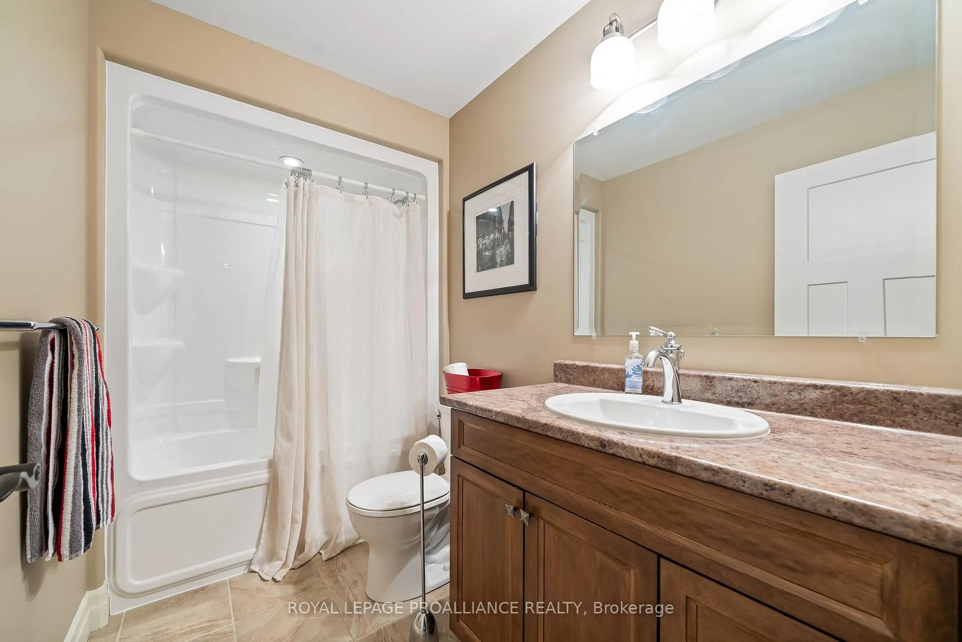 Photo 31 of 19 Scenic Drive, Belleville, Thurlow Ward — HOMEH