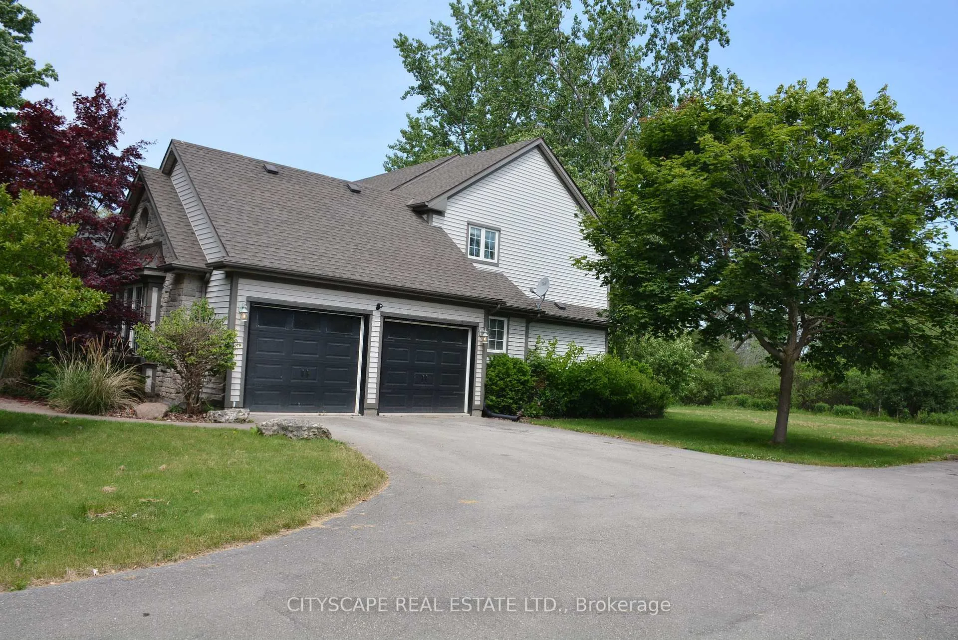 Photo 2 of 279 Lakeshore Road W, Port Colborne, Sugarloaf — HOMEH