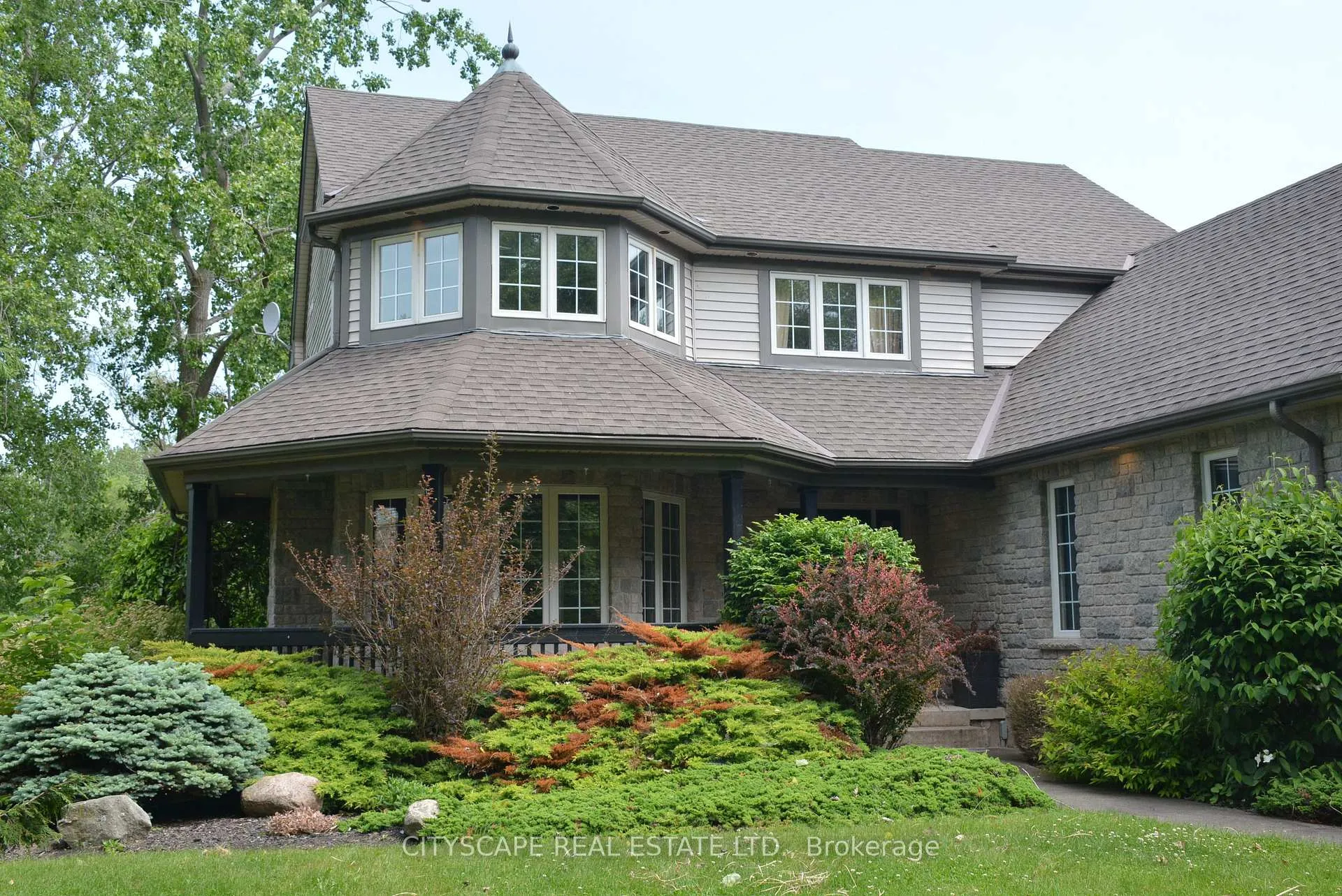 Photo 3 of 279 Lakeshore Road W, Port Colborne, Sugarloaf — HOMEH