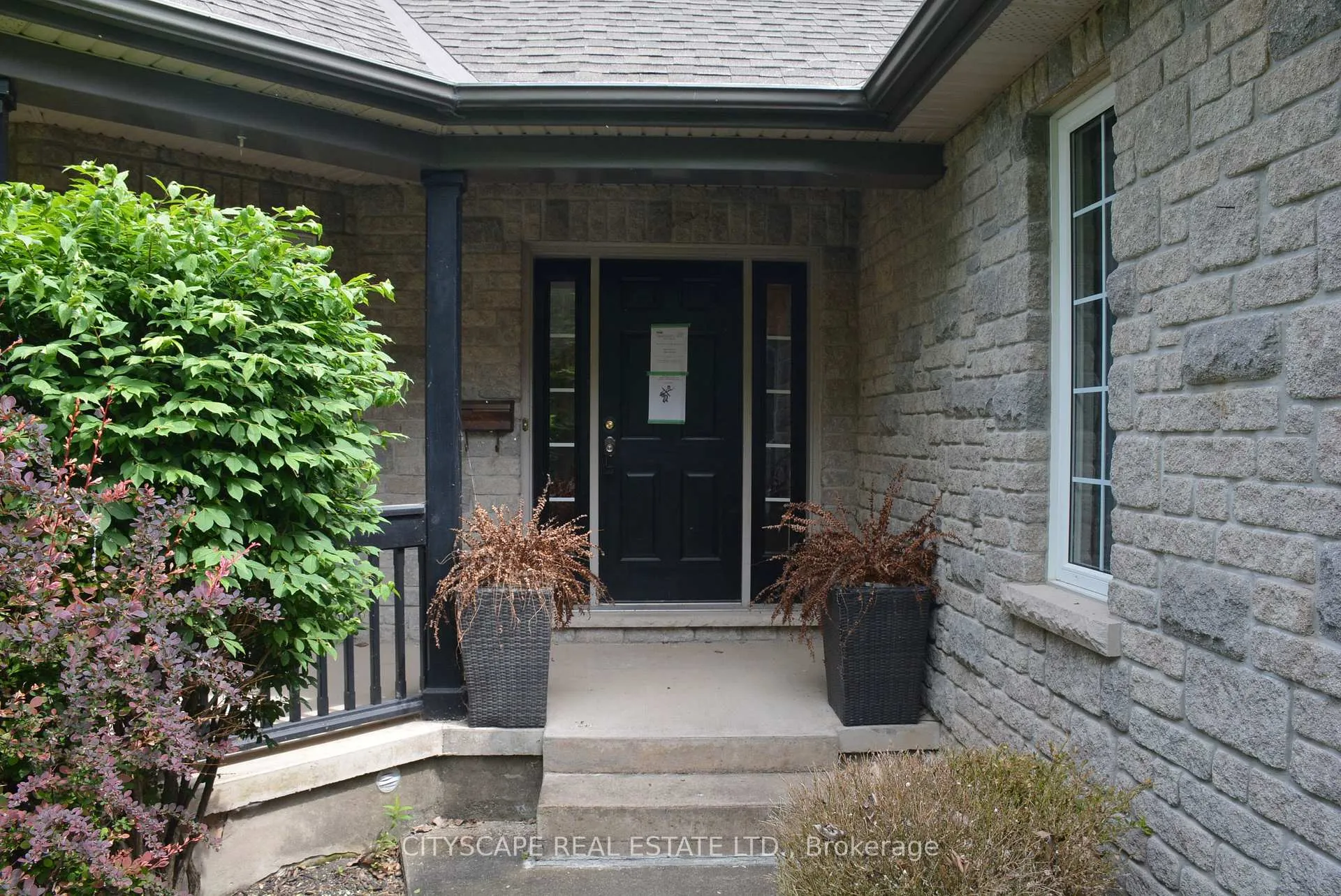 Photo 4 of 279 Lakeshore Road W, Port Colborne, Sugarloaf — HOMEH