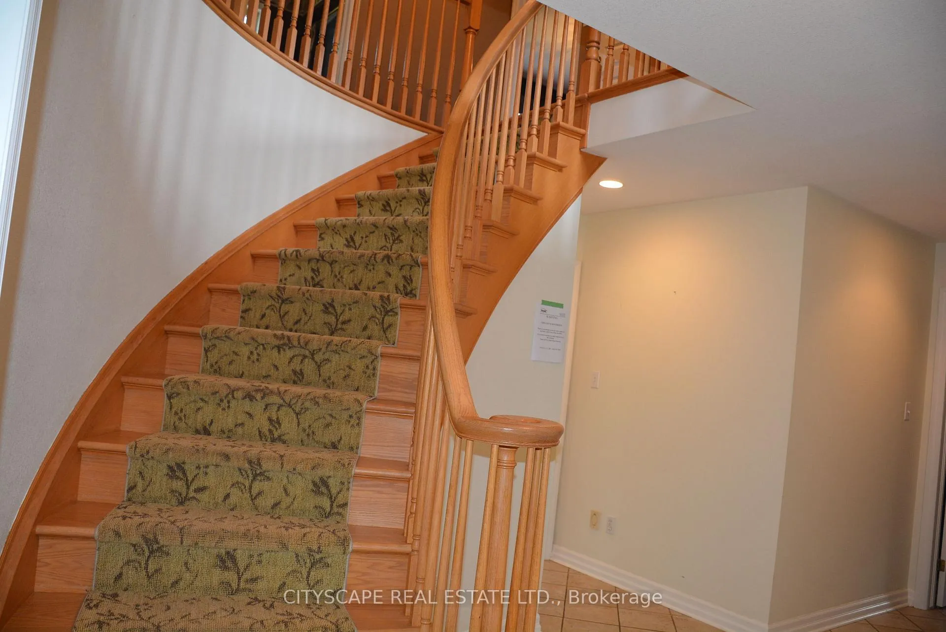 Photo 6 of 279 Lakeshore Road W, Port Colborne, Sugarloaf — HOMEH