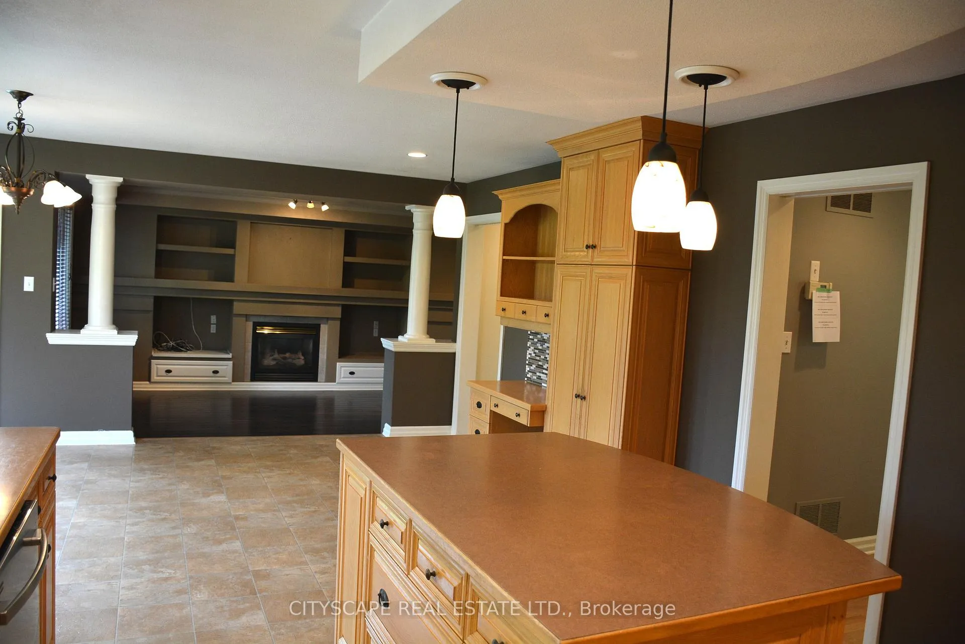 Photo 16 of 279 Lakeshore Road W, Port Colborne, Sugarloaf — HOMEH