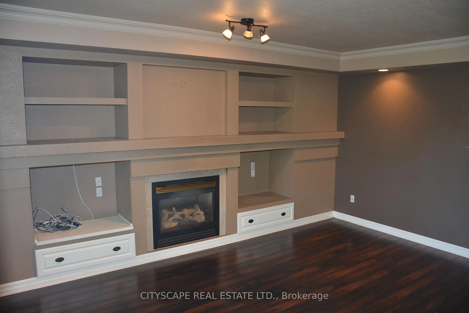 Photo 18 of 279 Lakeshore Road W, Port Colborne, Sugarloaf — HOMEH