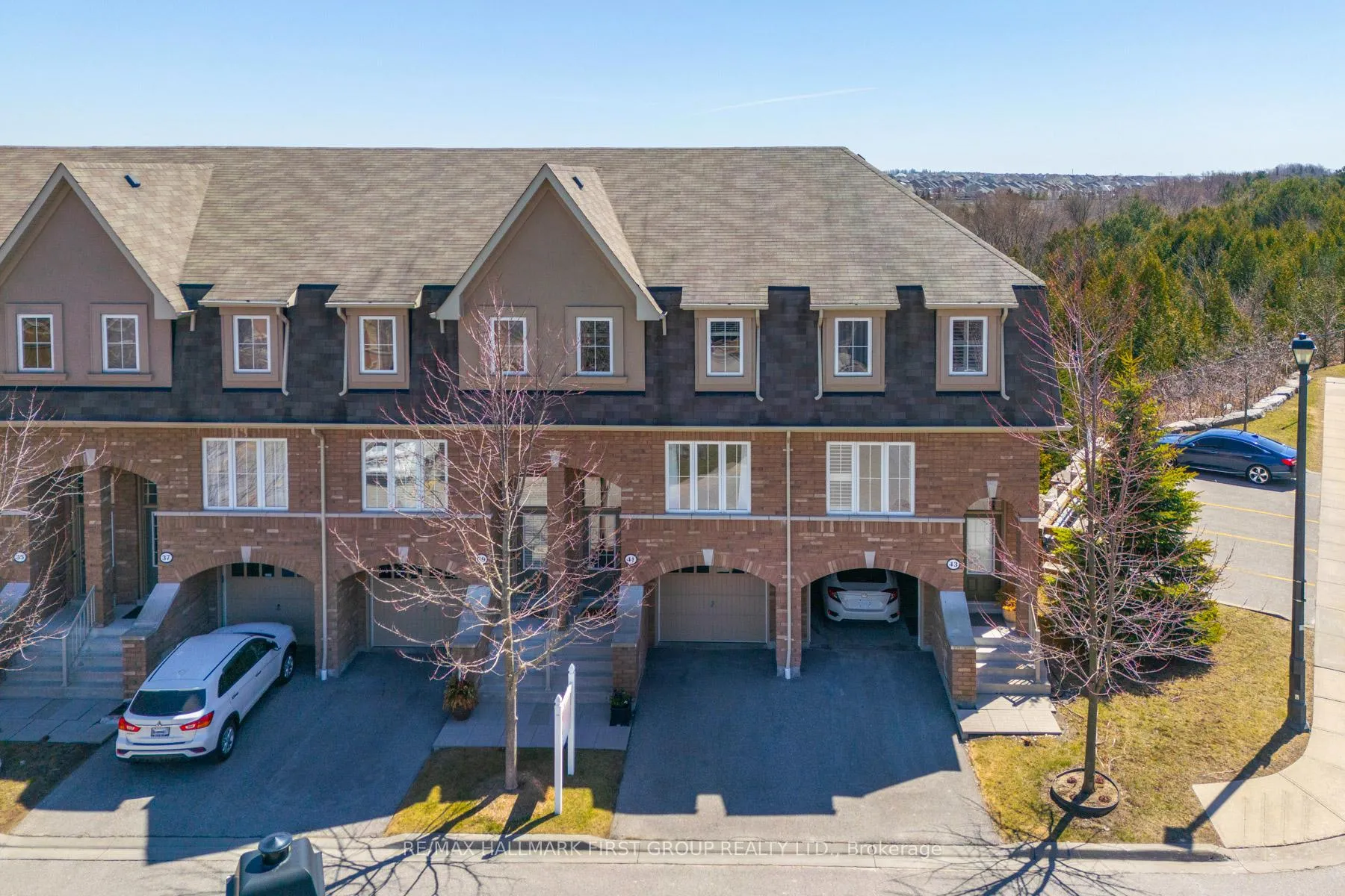 Photo 2 of 41 Reevesmere Lane, Ajax, Northeast Ajax — HOMEH