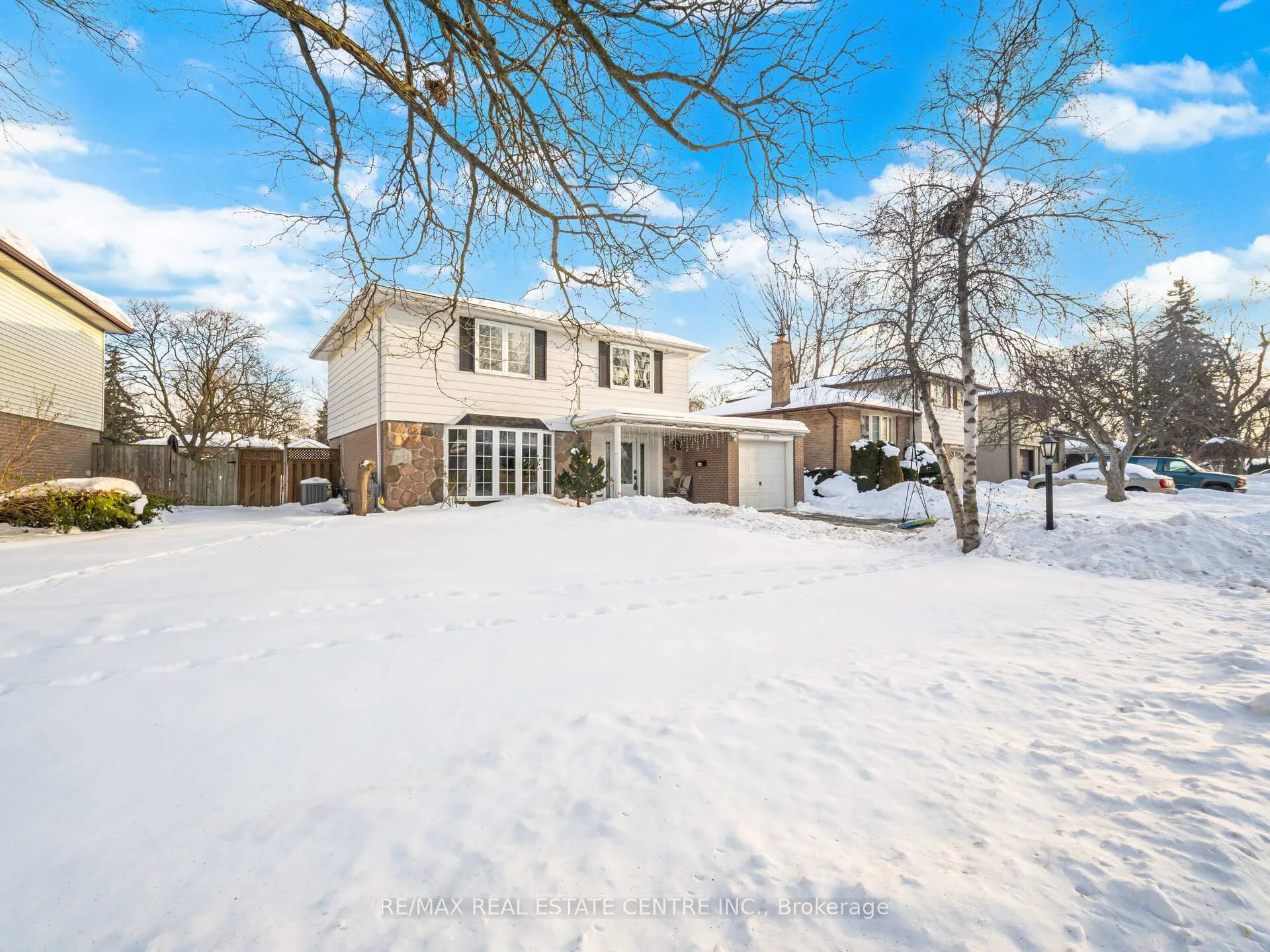 Photo 4 of 59 Roberts Crescent, Brampton, Brampton East — HOMEH