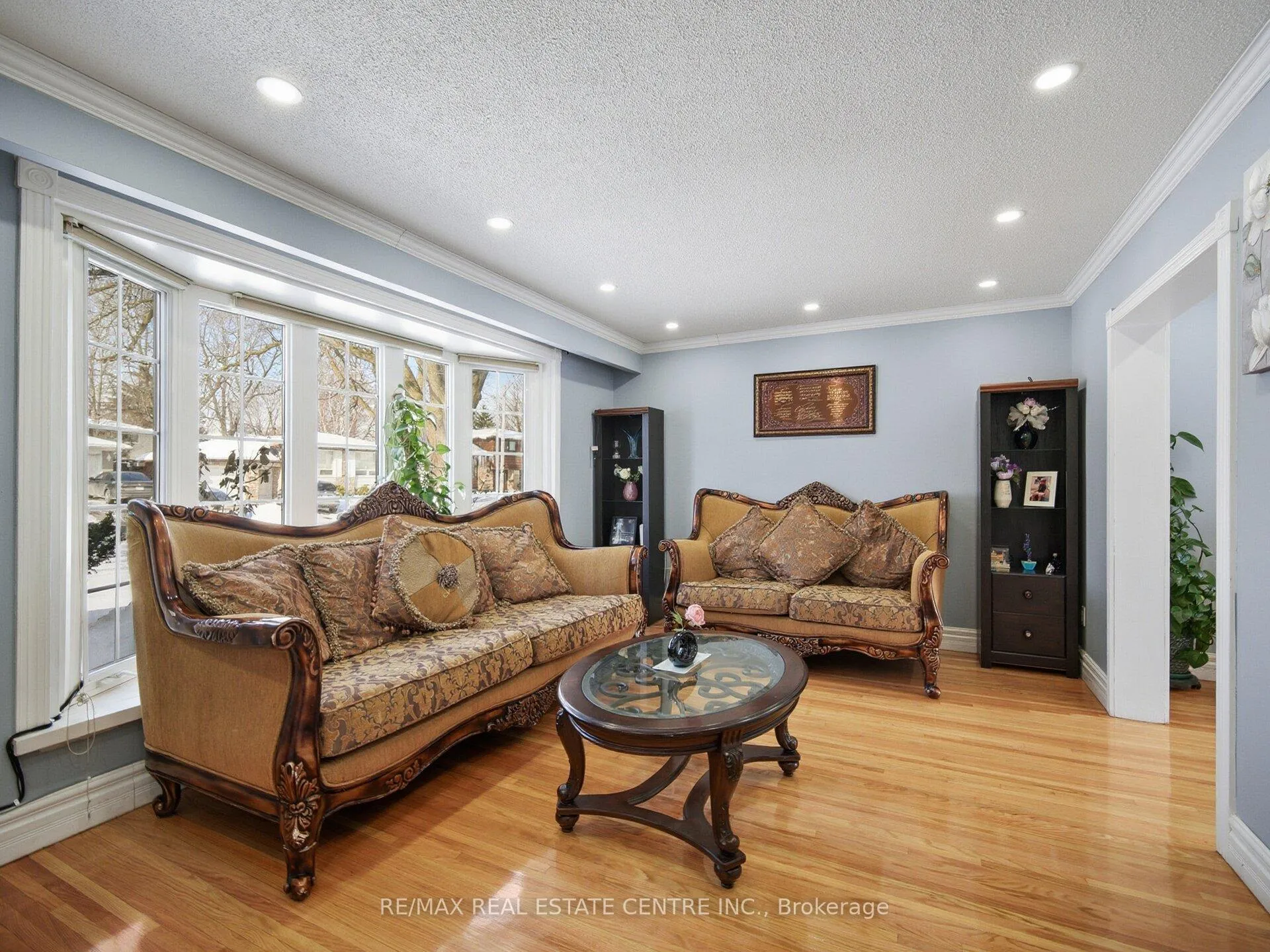 Photo 9 of 59 Roberts Crescent, Brampton, Brampton East — HOMEH