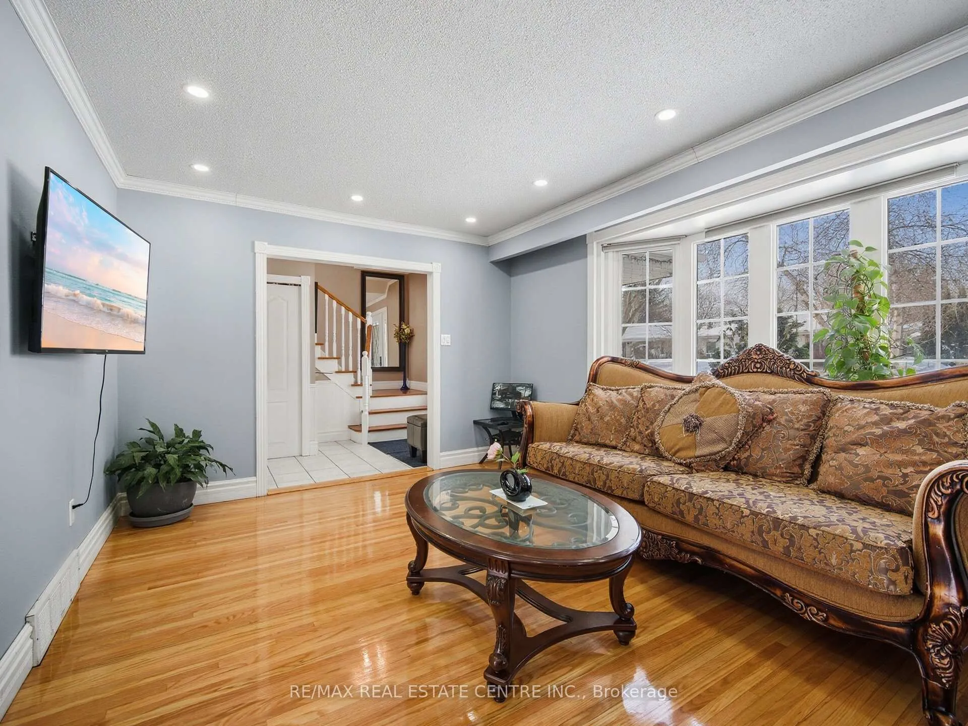 Photo 10 of 59 Roberts Crescent, Brampton, Brampton East — HOMEH