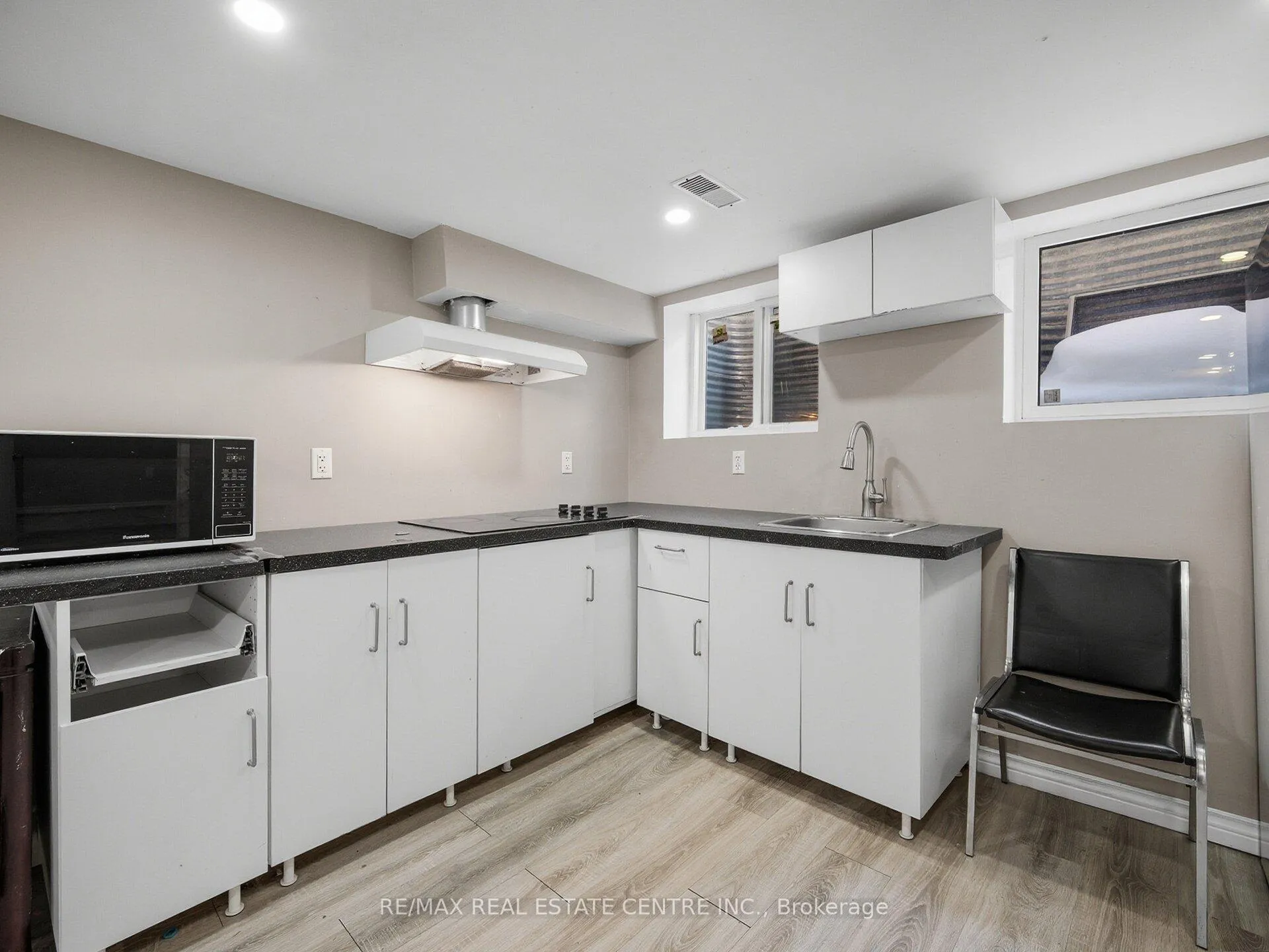 Photo 34 of 59 Roberts Crescent, Brampton, Brampton East — HOMEH