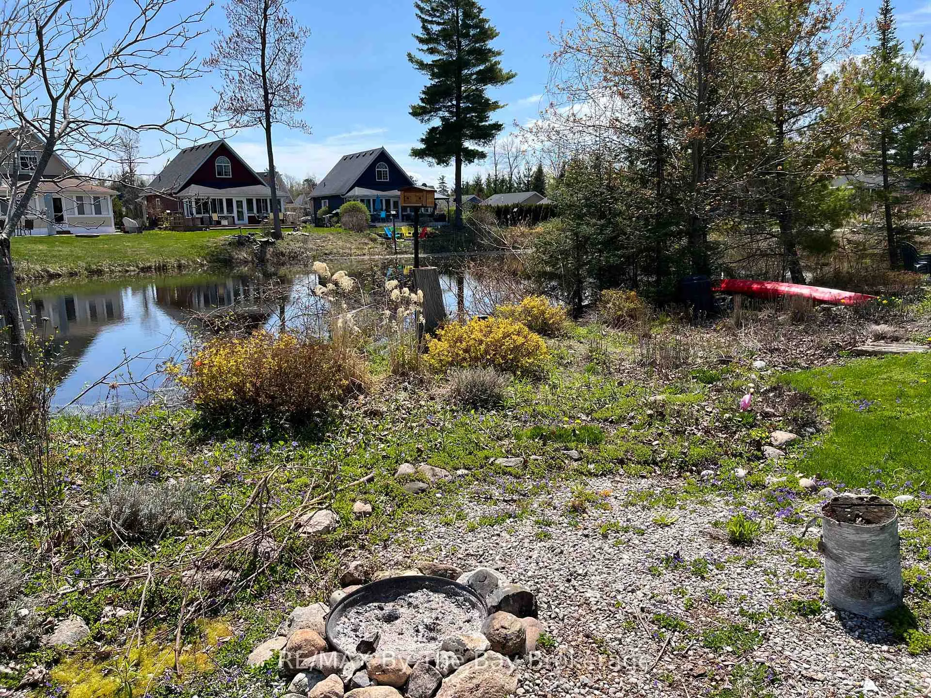 Photo 6 of 3 White Pines Trail, Wasaga Beach — HOMEH
