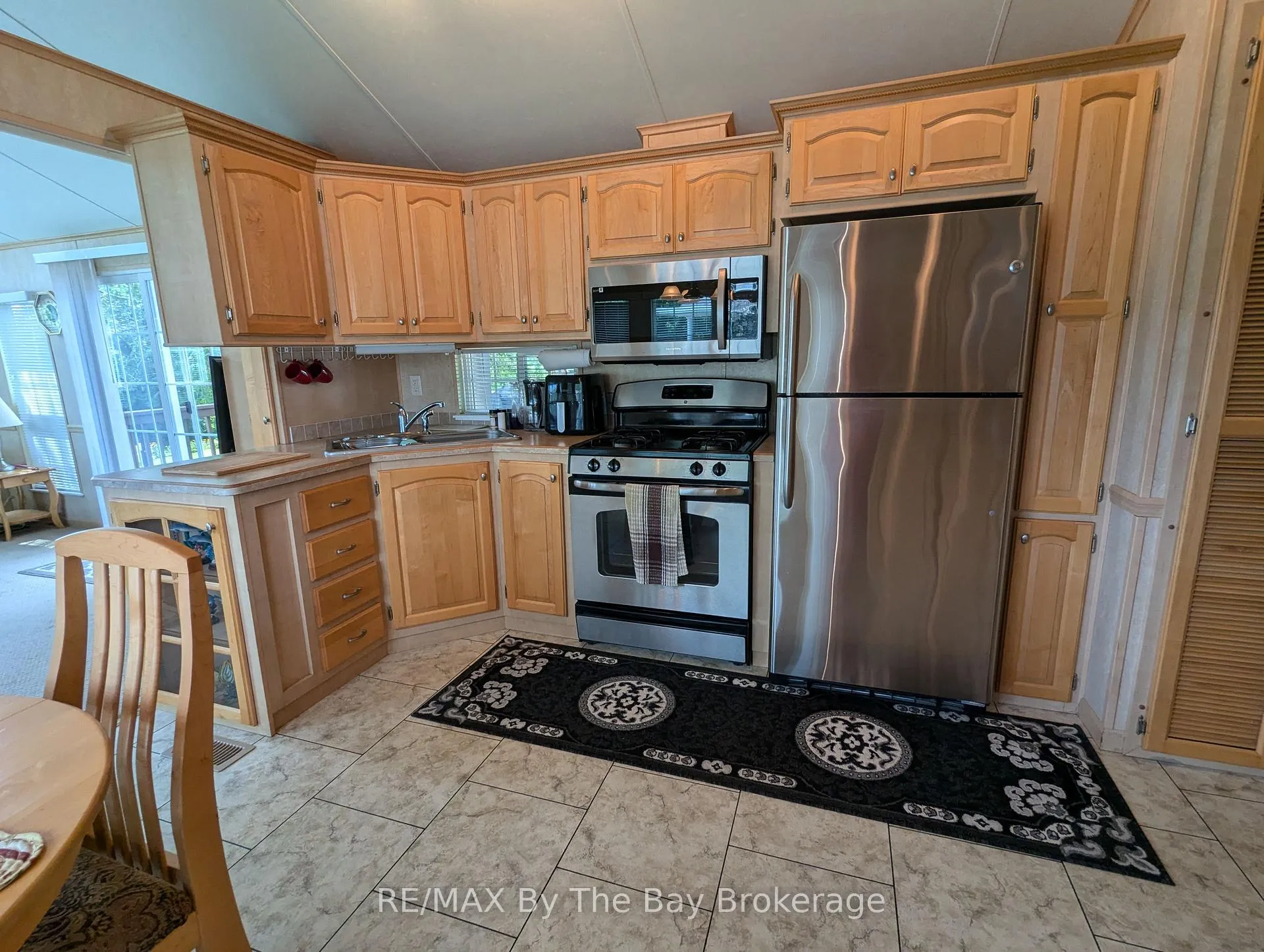 Photo 9 of 3 White Pines Trail, Wasaga Beach — HOMEH