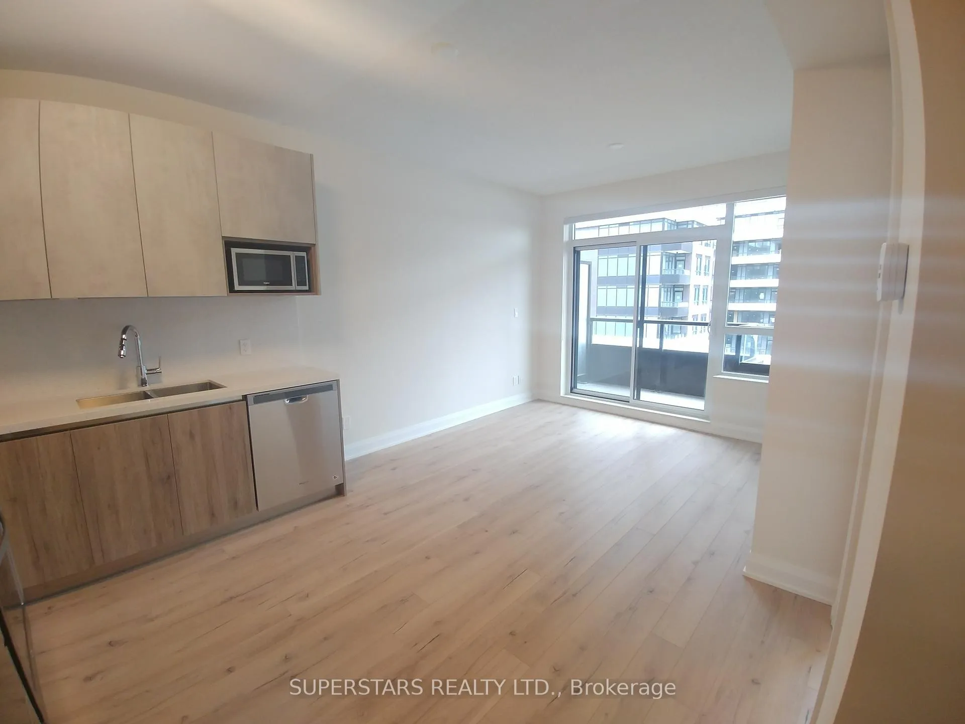 Photo 7 of Unit 501, 25 Water Walk Drive, Markham, Unionville — HOMEH