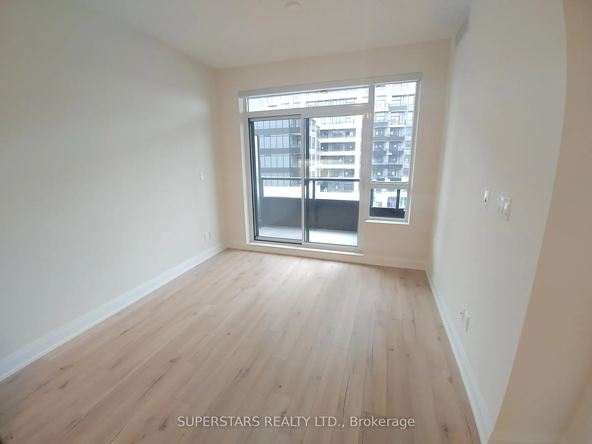 Photo 8 of Unit 501, 25 Water Walk Drive, Markham, Unionville — HOMEH