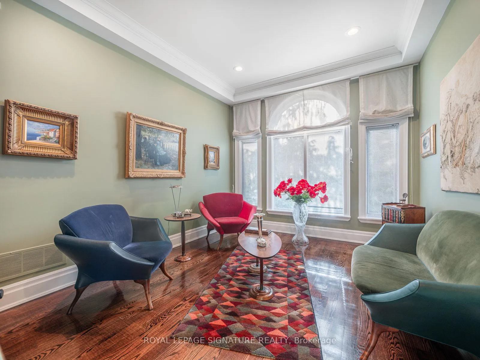 Photo 4 of 65 Charles Street, Vaughan, Crestwood-Springfarm-Yorkhill — HOMEH