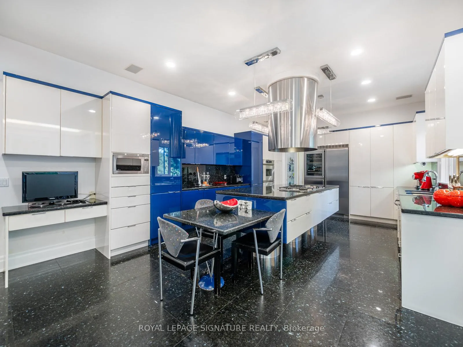 Photo 11 of 65 Charles Street, Vaughan, Crestwood-Springfarm-Yorkhill — HOMEH