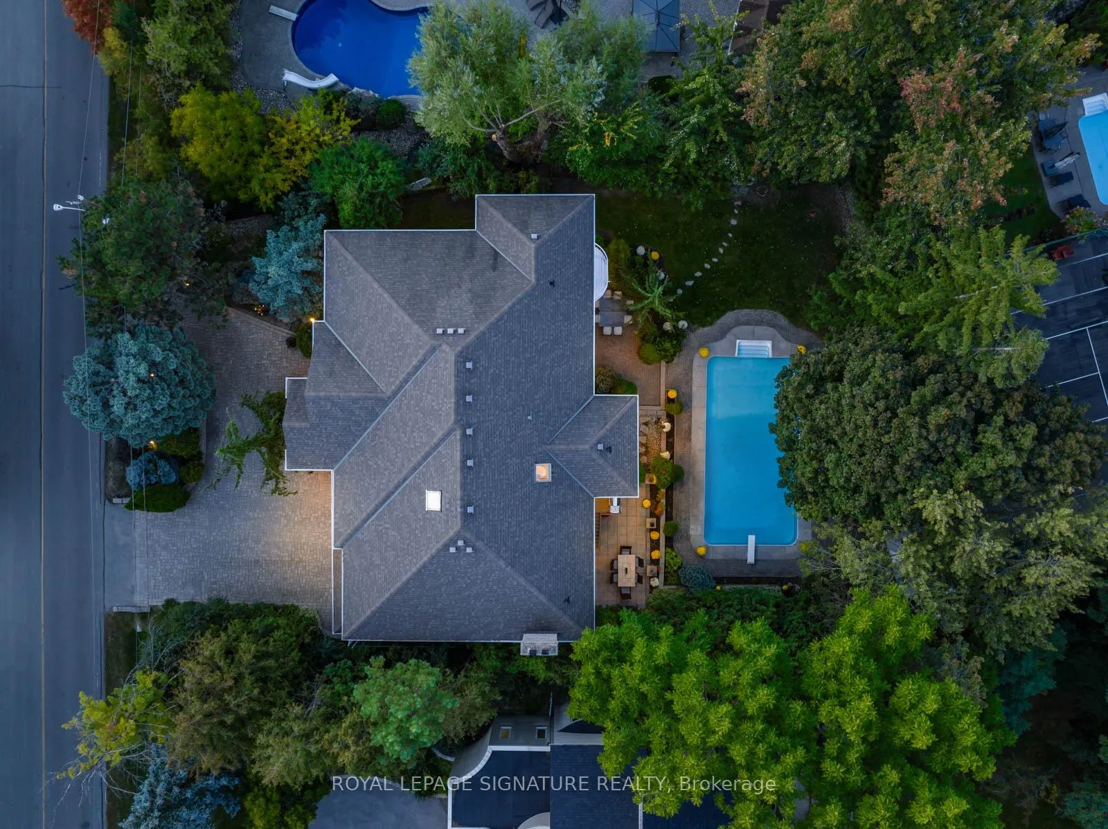 Photo 29 of 65 Charles Street, Vaughan, Crestwood-Springfarm-Yorkhill — HOMEH