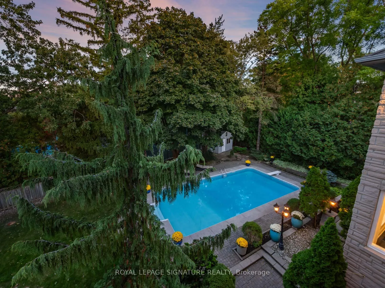 Photo 32 of 65 Charles Street, Vaughan, Crestwood-Springfarm-Yorkhill — HOMEH