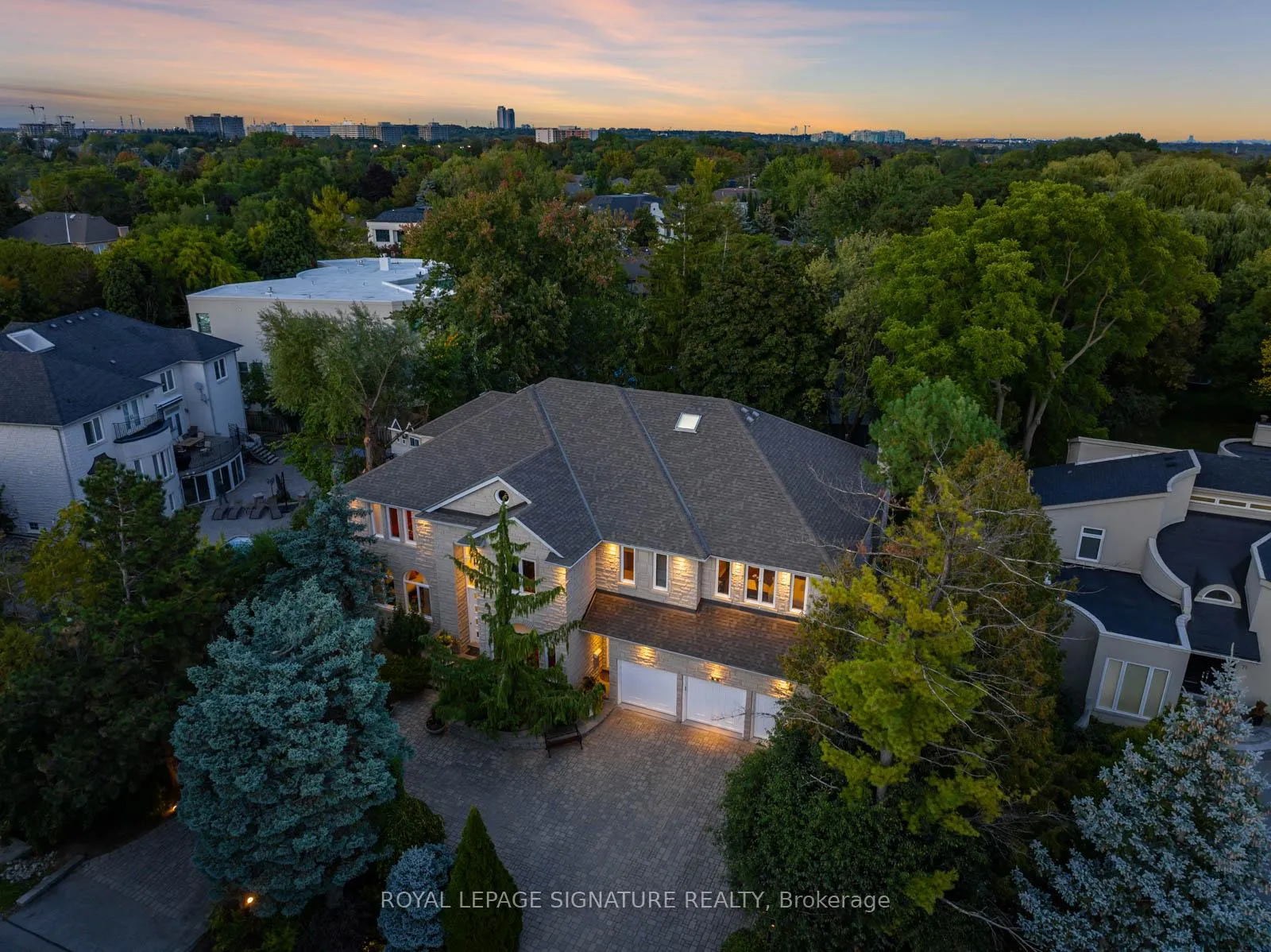 Photo 33 of 65 Charles Street, Vaughan, Crestwood-Springfarm-Yorkhill — HOMEH
