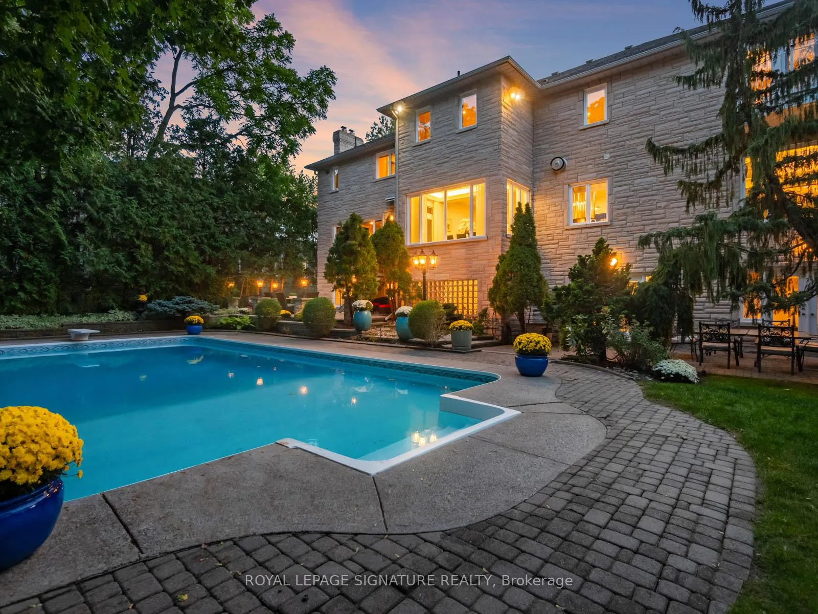 Photo 34 of 65 Charles Street, Vaughan, Crestwood-Springfarm-Yorkhill — HOMEH