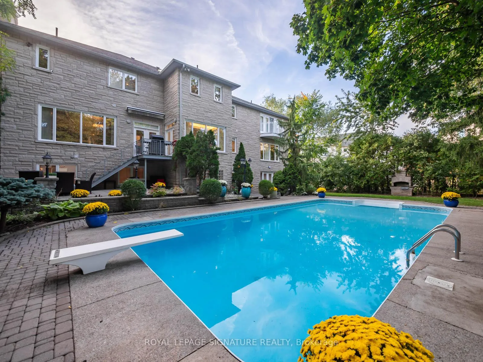 Photo 36 of 65 Charles Street, Vaughan, Crestwood-Springfarm-Yorkhill — HOMEH