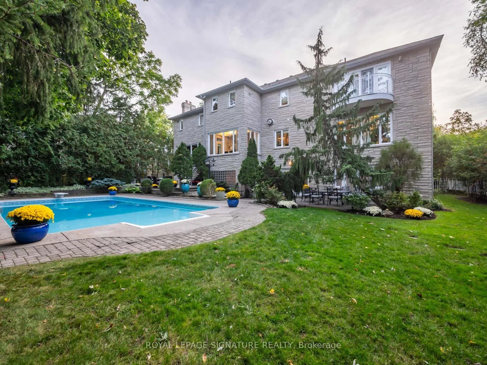 Photo 37 of 65 Charles Street, Vaughan, Crestwood-Springfarm-Yorkhill — HOMEH