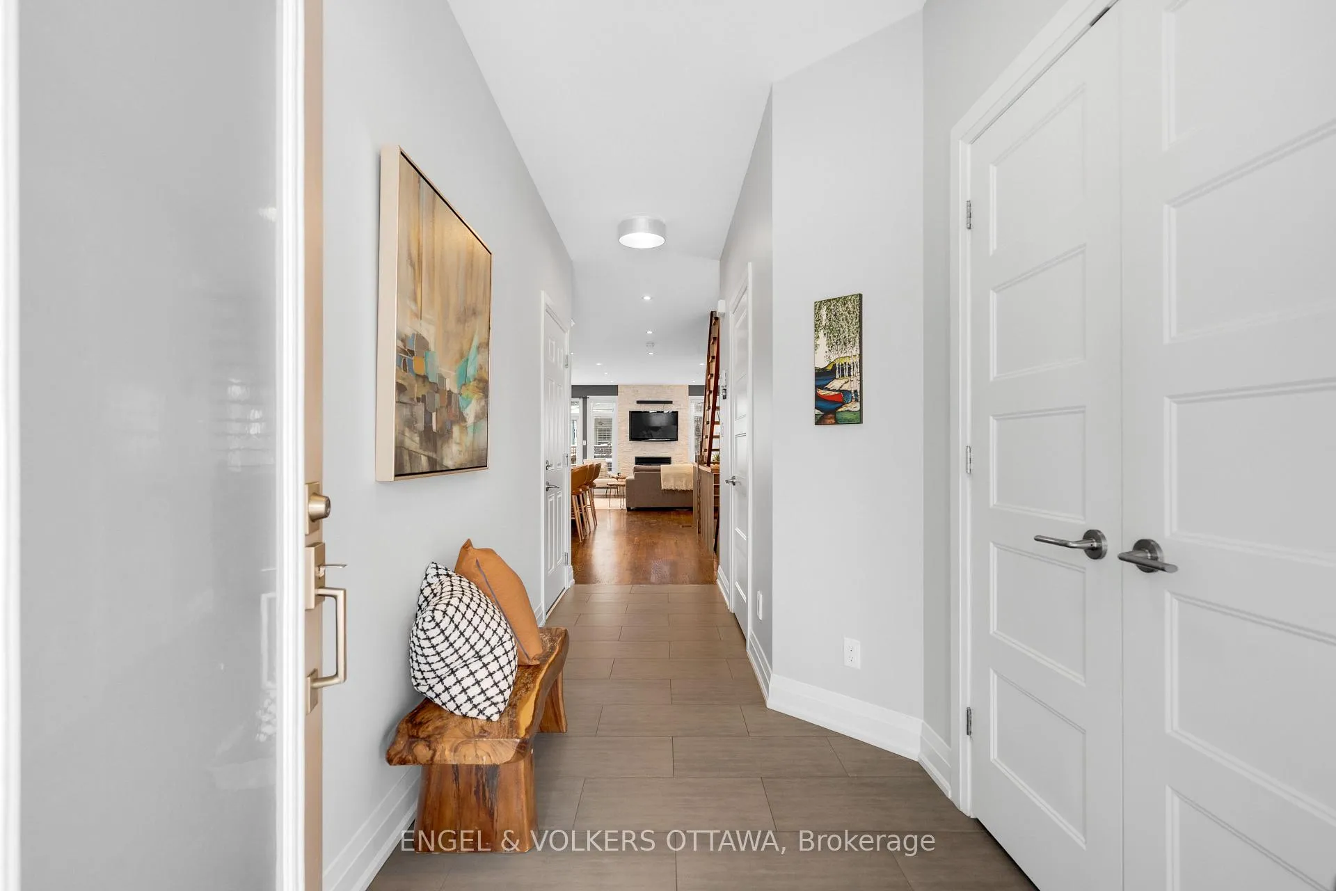 Photo 3 of 327 Duncairn Avenue, Ottawa, Westboro/Hampton Park — HOMEH