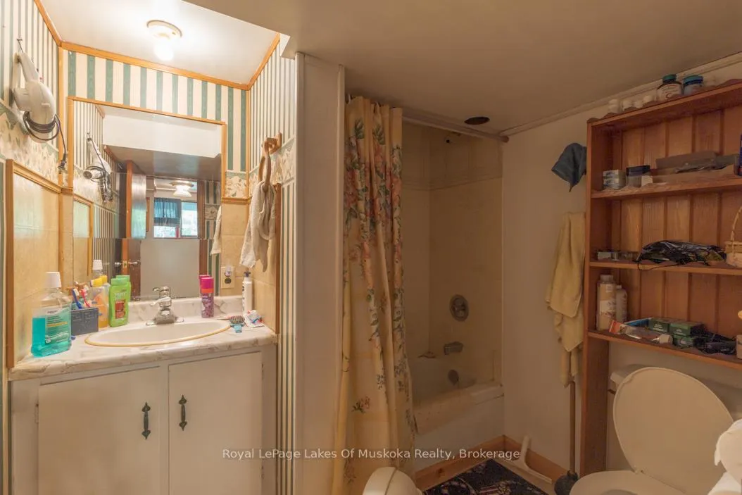 Photo 19 of 70 Buker Lane, Bracebridge, Macaulay — HOMEH