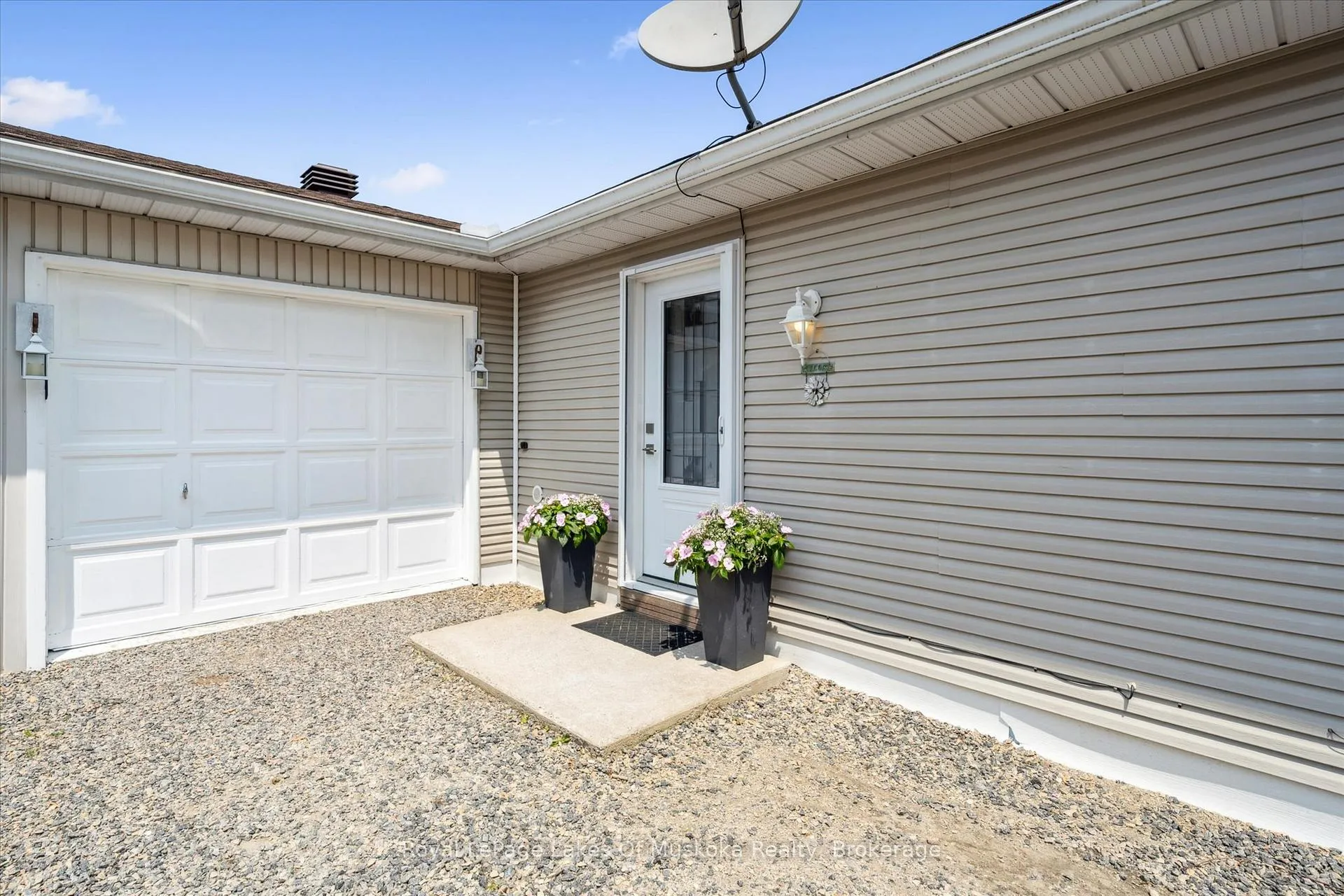 Photo 3 of 93 Balls Drive, Bracebridge, Monck (Bracebridge) — HOMEH