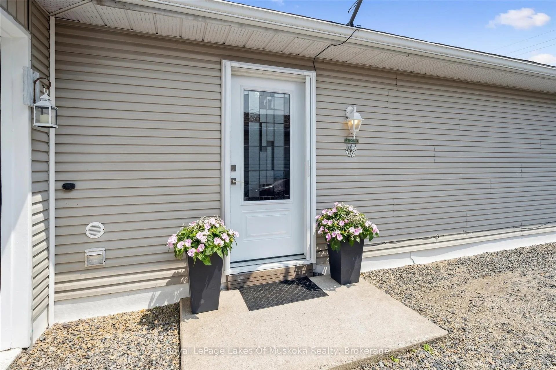 Photo 4 of 93 Balls Drive, Bracebridge, Monck (Bracebridge) — HOMEH