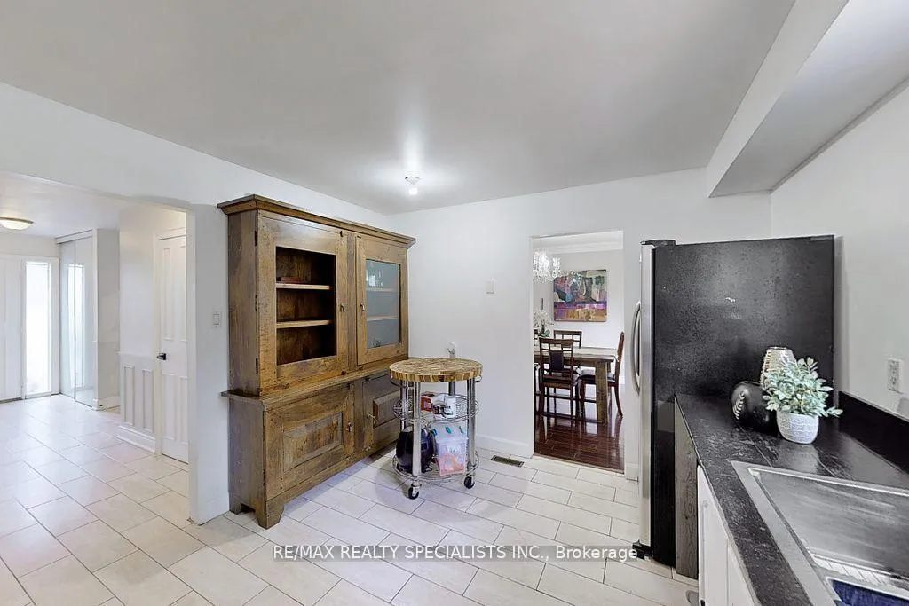 Photo 13 of 76 Jill Crescent, Brampton, Northgate — HOMEH