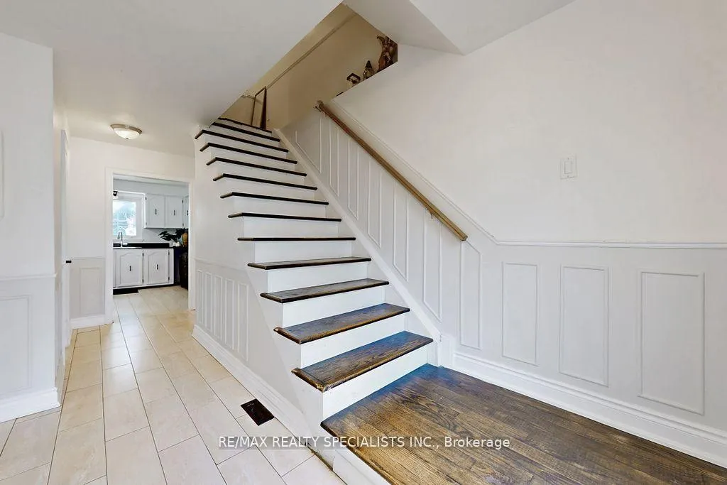 Photo 18 of 76 Jill Crescent, Brampton, Northgate — HOMEH