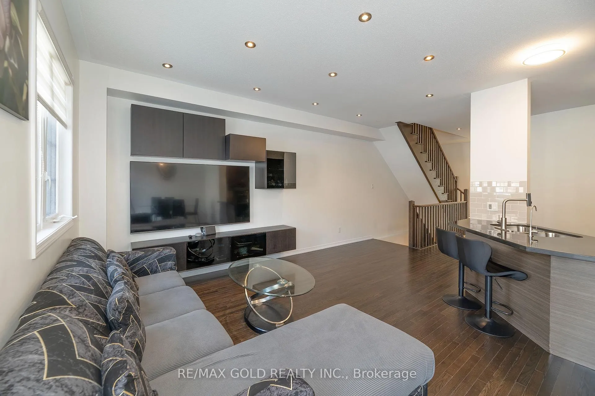Photo 3 of 84 Honeyview Trail, Brampton, Bram East — HOMEH