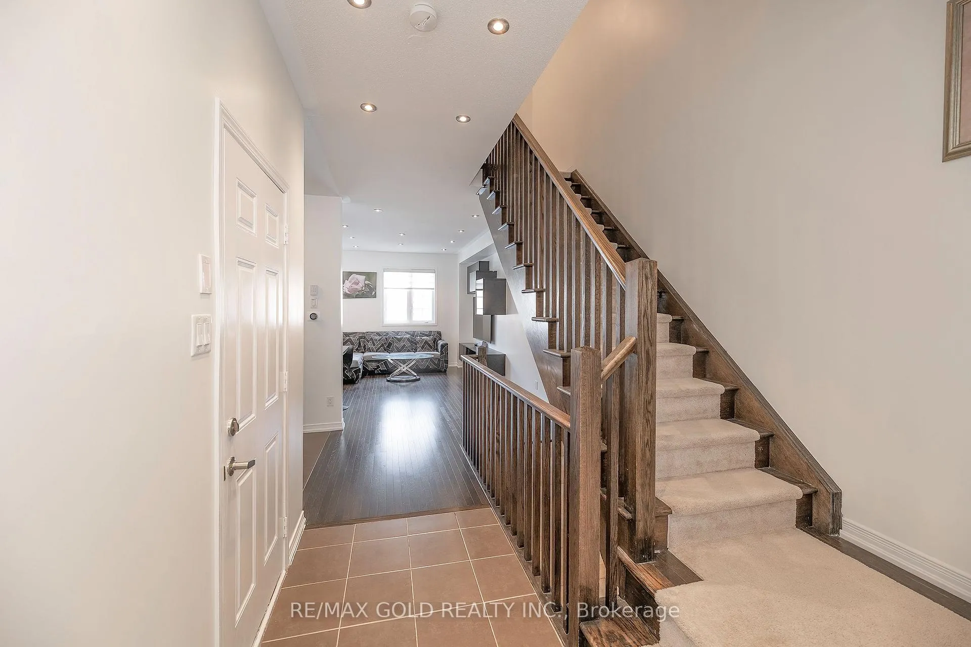Photo 8 of 84 Honeyview Trail, Brampton, Bram East — HOMEH