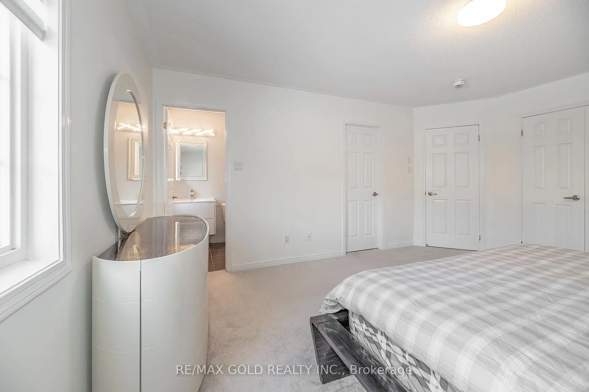 Photo 11 of 84 Honeyview Trail, Brampton, Bram East — HOMEH