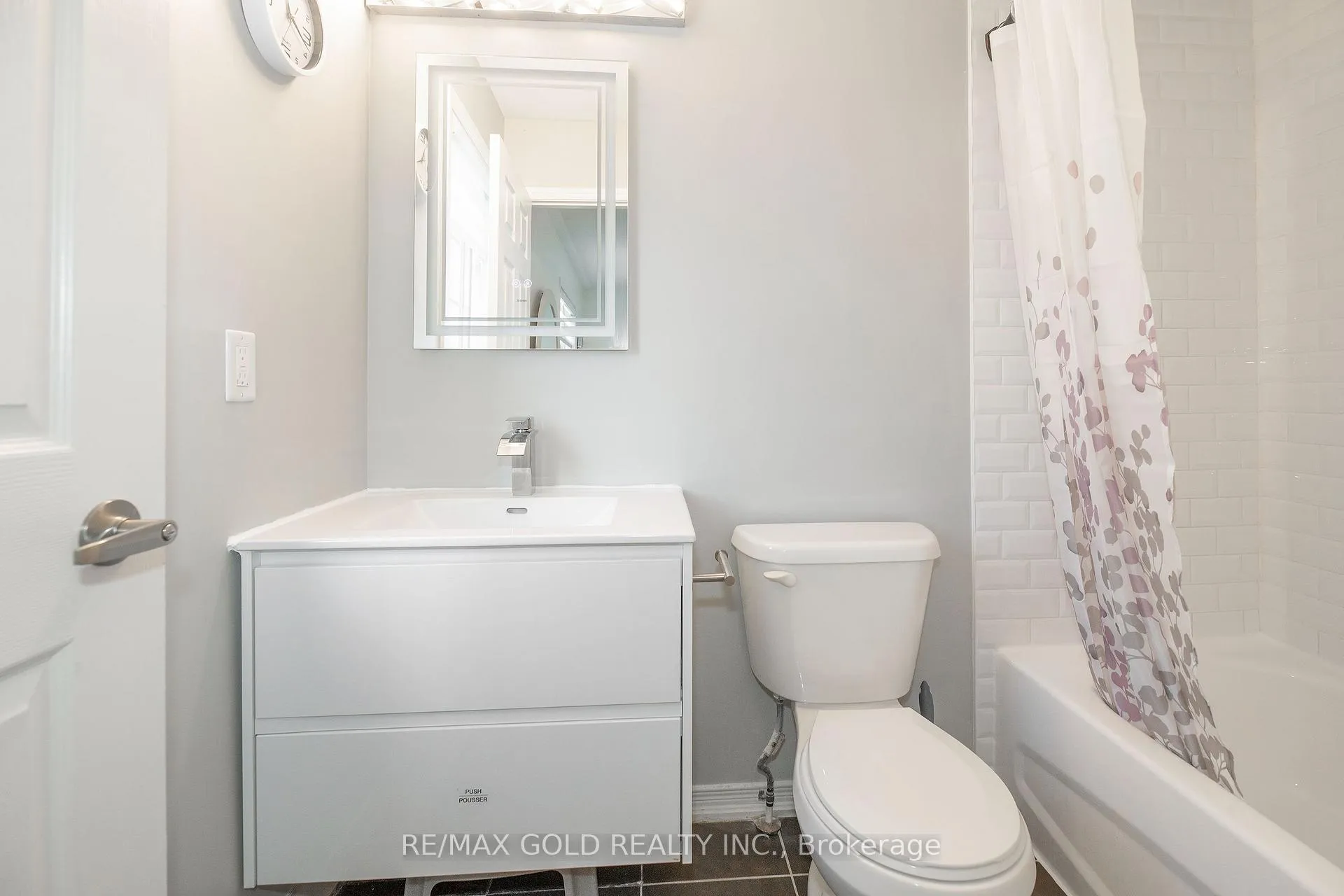Photo 14 of 84 Honeyview Trail, Brampton, Bram East — HOMEH