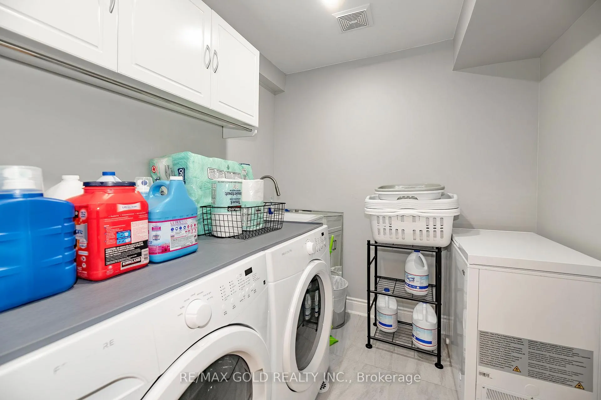 Photo 18 of 84 Honeyview Trail, Brampton, Bram East — HOMEH