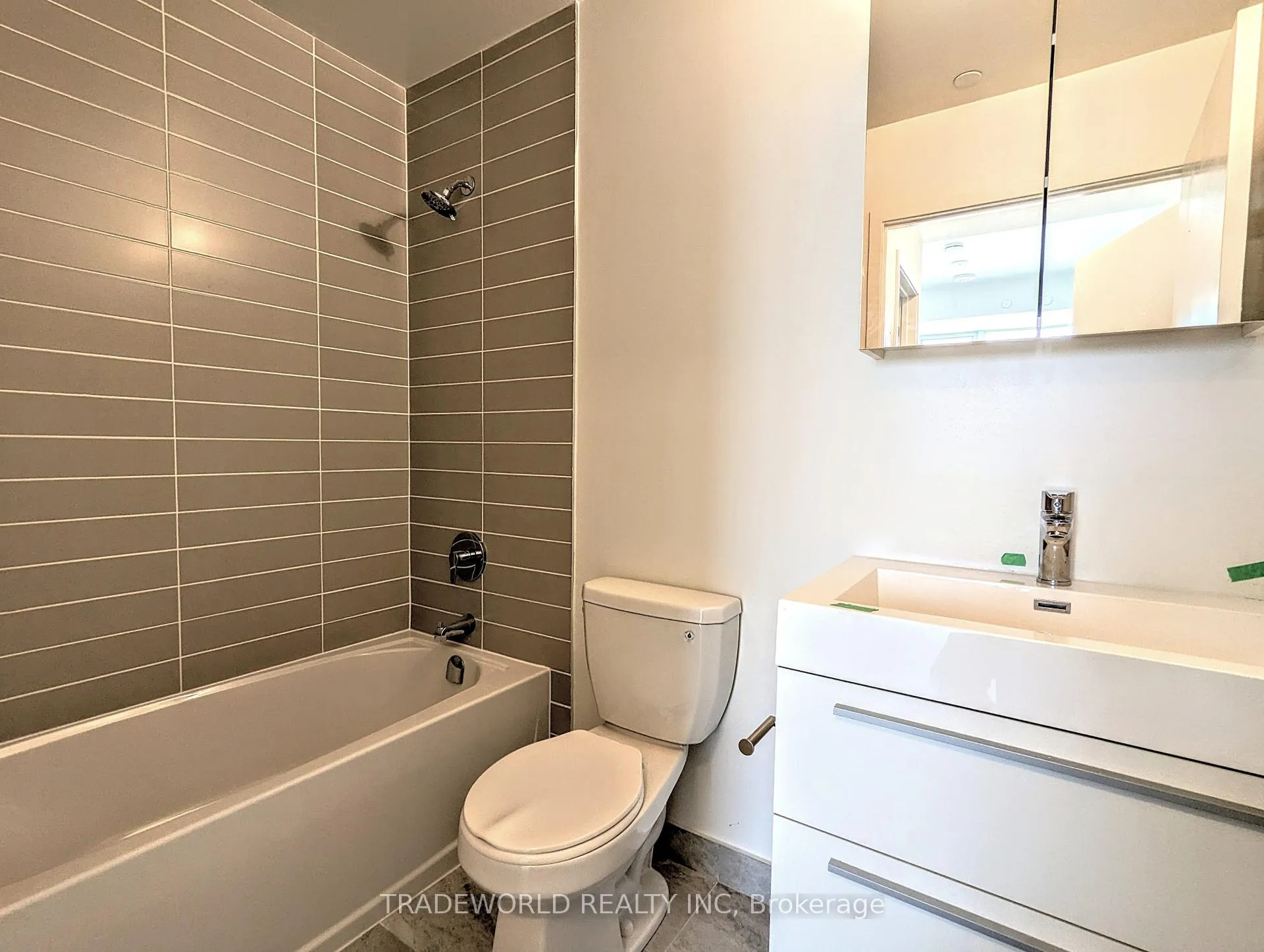 Photo 11 of Unit 710, 38 Simcoe Promenade, Markham, Unionville — HOMEH
