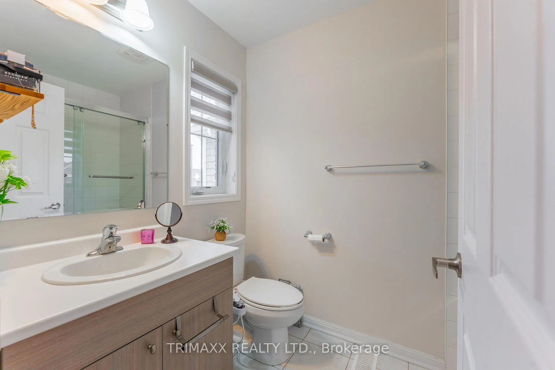 Photo 23 of 68 Robert Parkinson Drive, Brampton, Northwest Brampton — HOMEH
