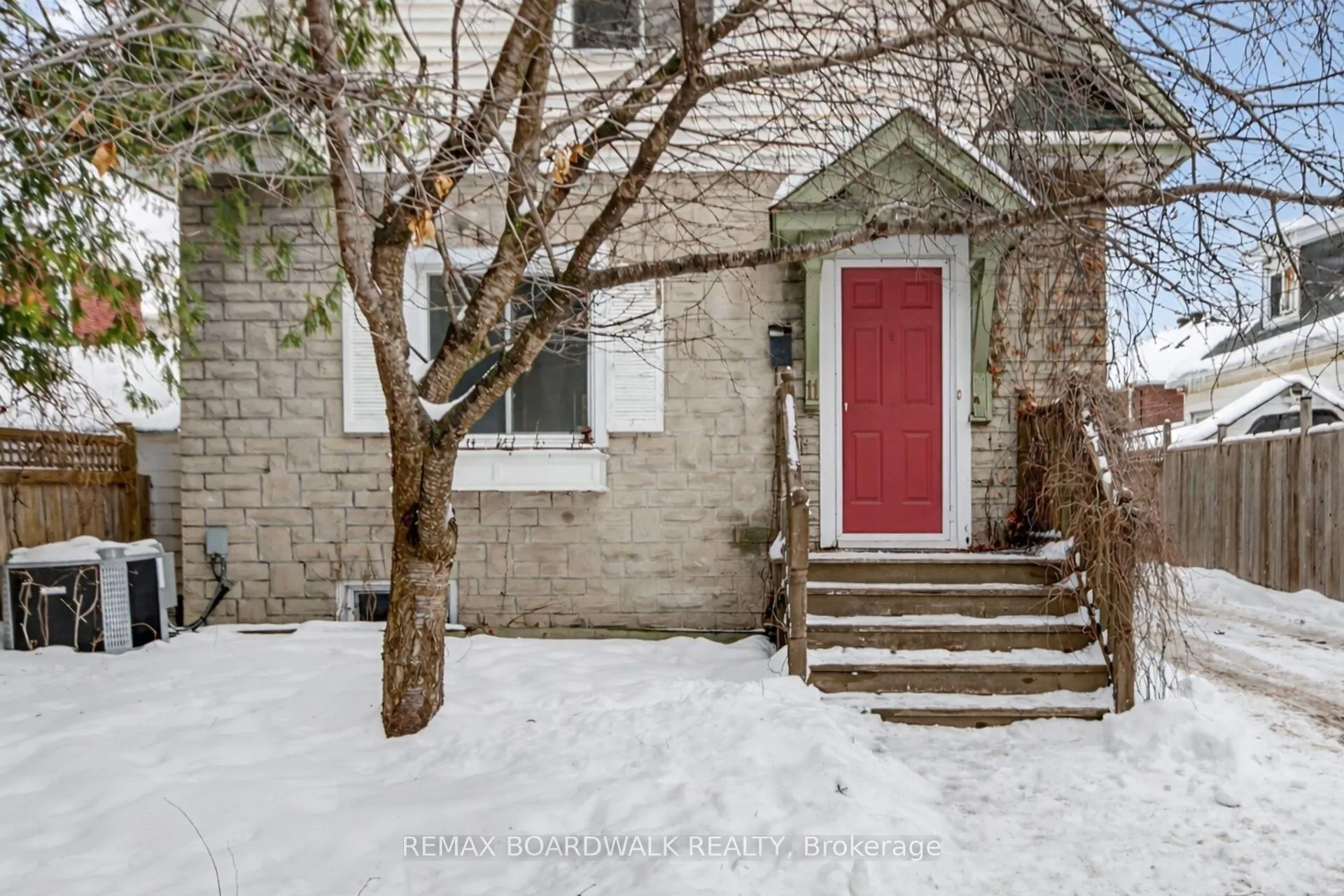 Photo 1 of 11 Cameron Avenue, Ottawa, Old Ottawa South — HOMEH